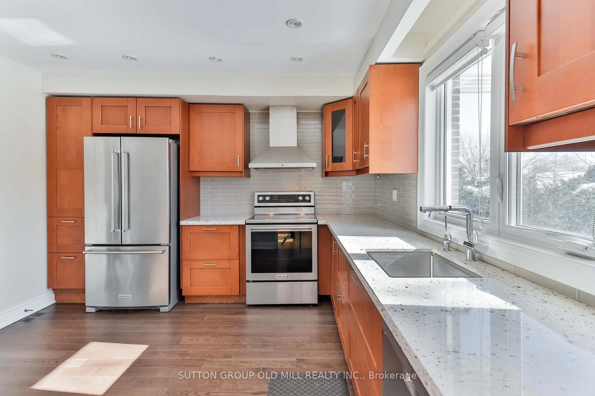 Photo 8 of 15 Manorhampton Drive, Etobicoke, Willowridge-Martingrove-Richview — HOMEH