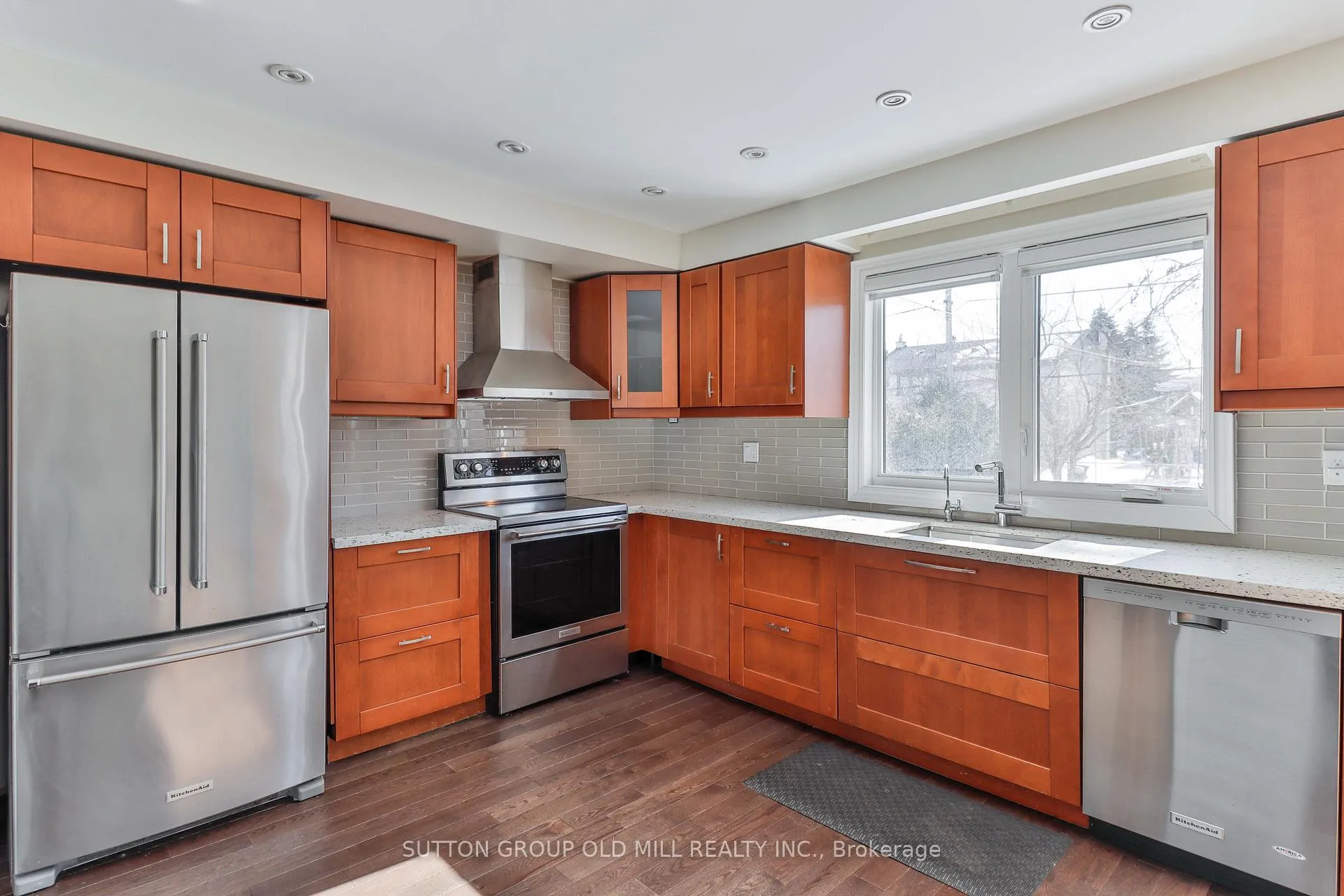 Photo 9 of 15 Manorhampton Drive, Etobicoke, Willowridge-Martingrove-Richview — HOMEH