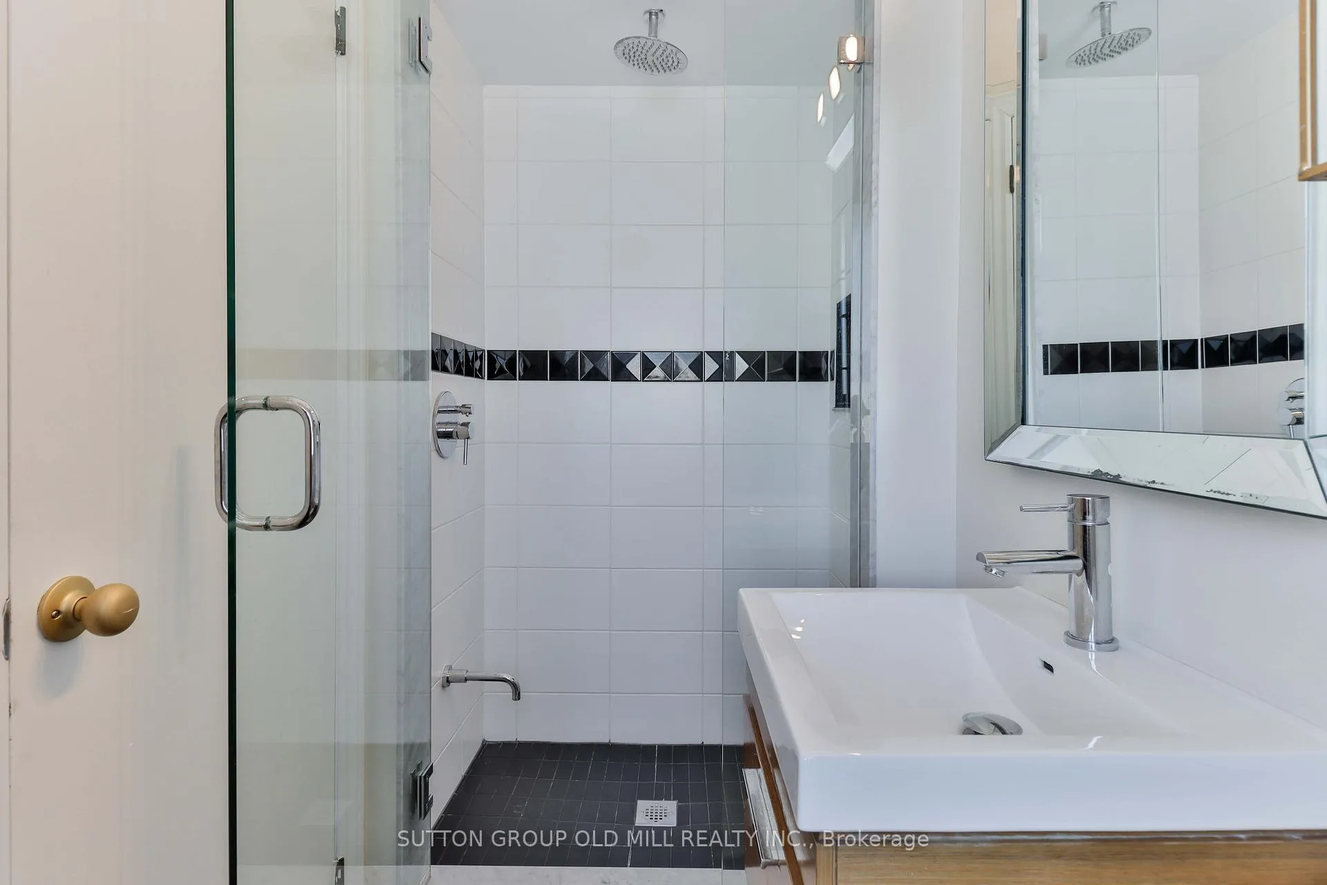Photo 15 of 15 Manorhampton Drive, Etobicoke, Willowridge-Martingrove-Richview — HOMEH