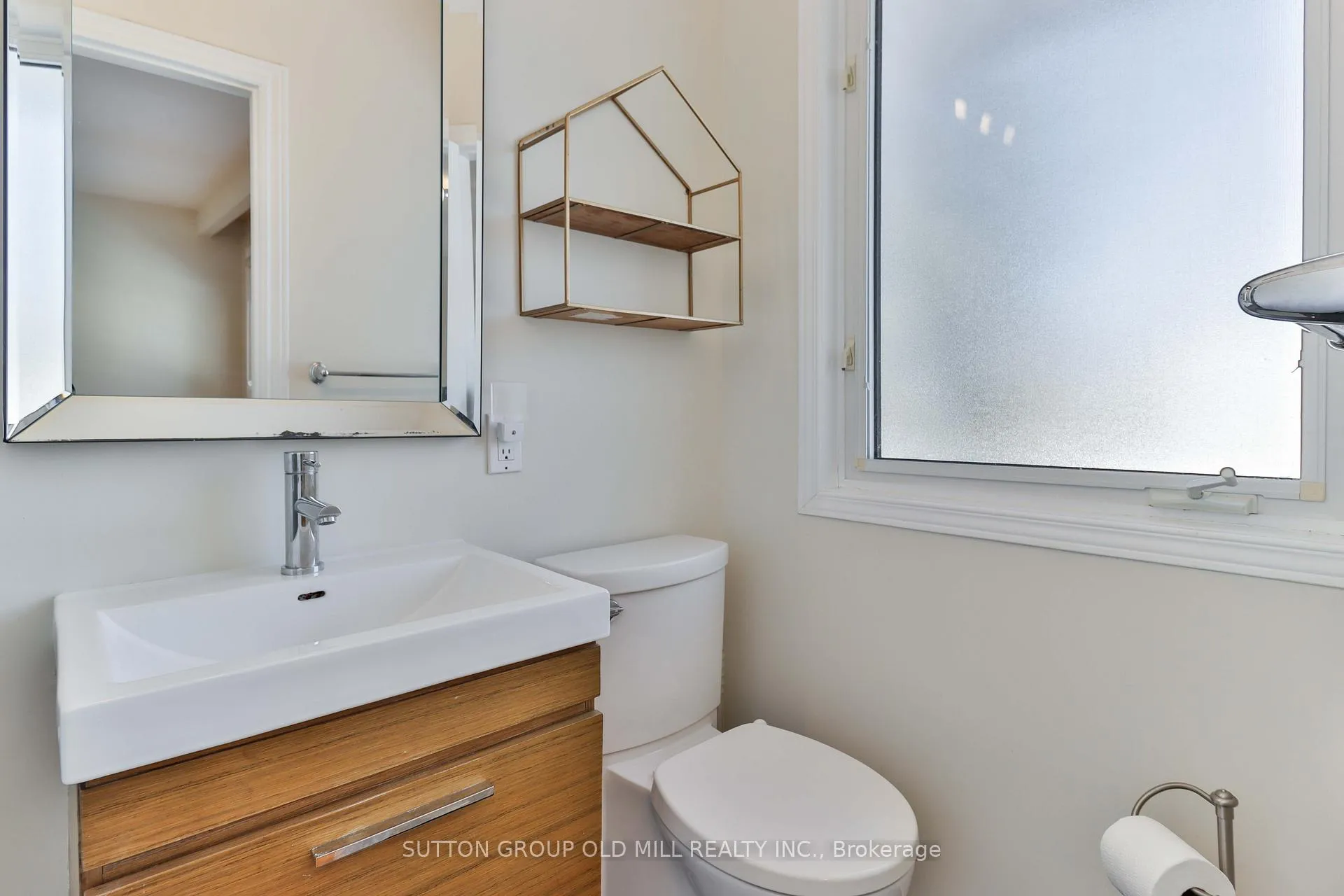 Photo 16 of 15 Manorhampton Drive, Etobicoke, Willowridge-Martingrove-Richview — HOMEH