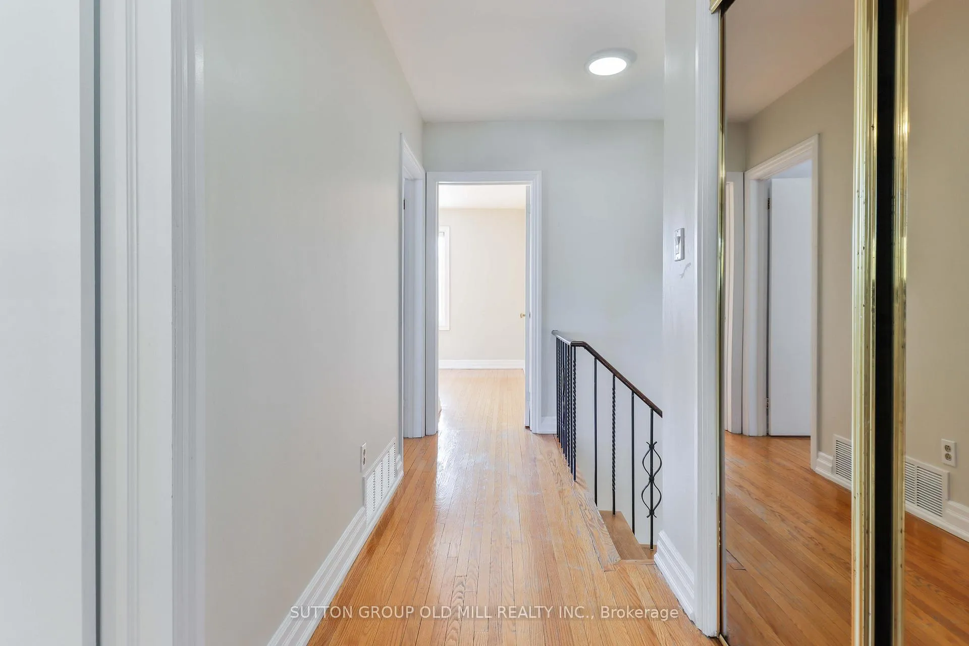 Photo 17 of 15 Manorhampton Drive, Etobicoke, Willowridge-Martingrove-Richview — HOMEH