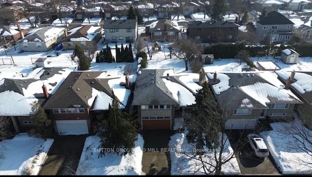 Photo 32 of 15 Manorhampton Drive, Etobicoke, Willowridge-Martingrove-Richview — HOMEH