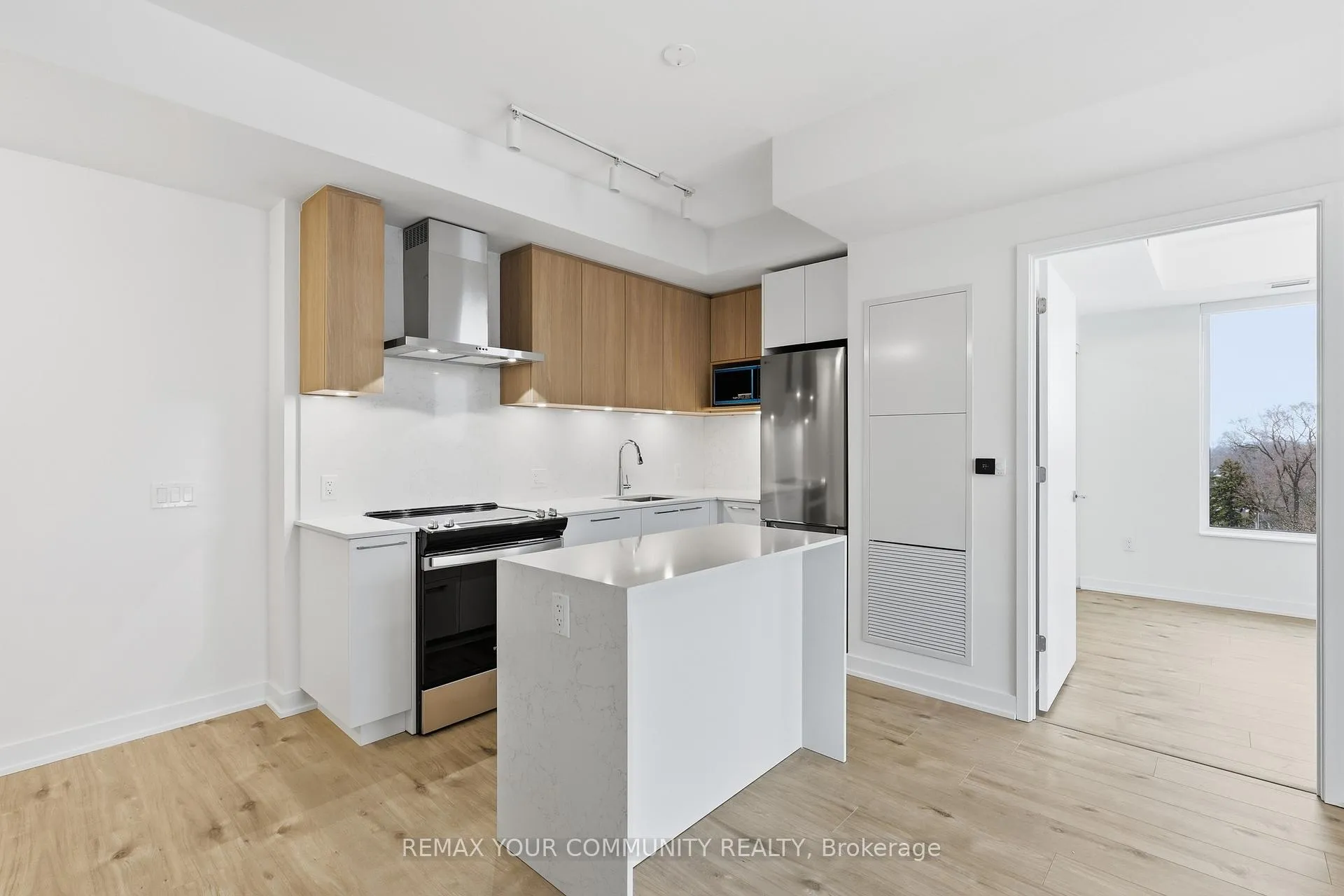 Photo 7 of Unit 521, 500 Plains Road E, Burlington, LaSalle — HOMEH