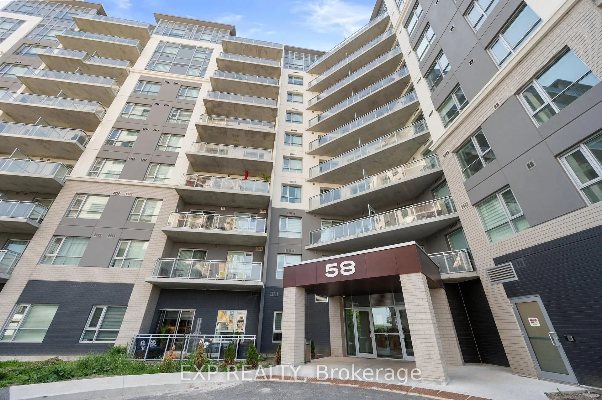 Photo 1 of 58 Lakeside Terrace, Barrie, Little Lake — HOMEH