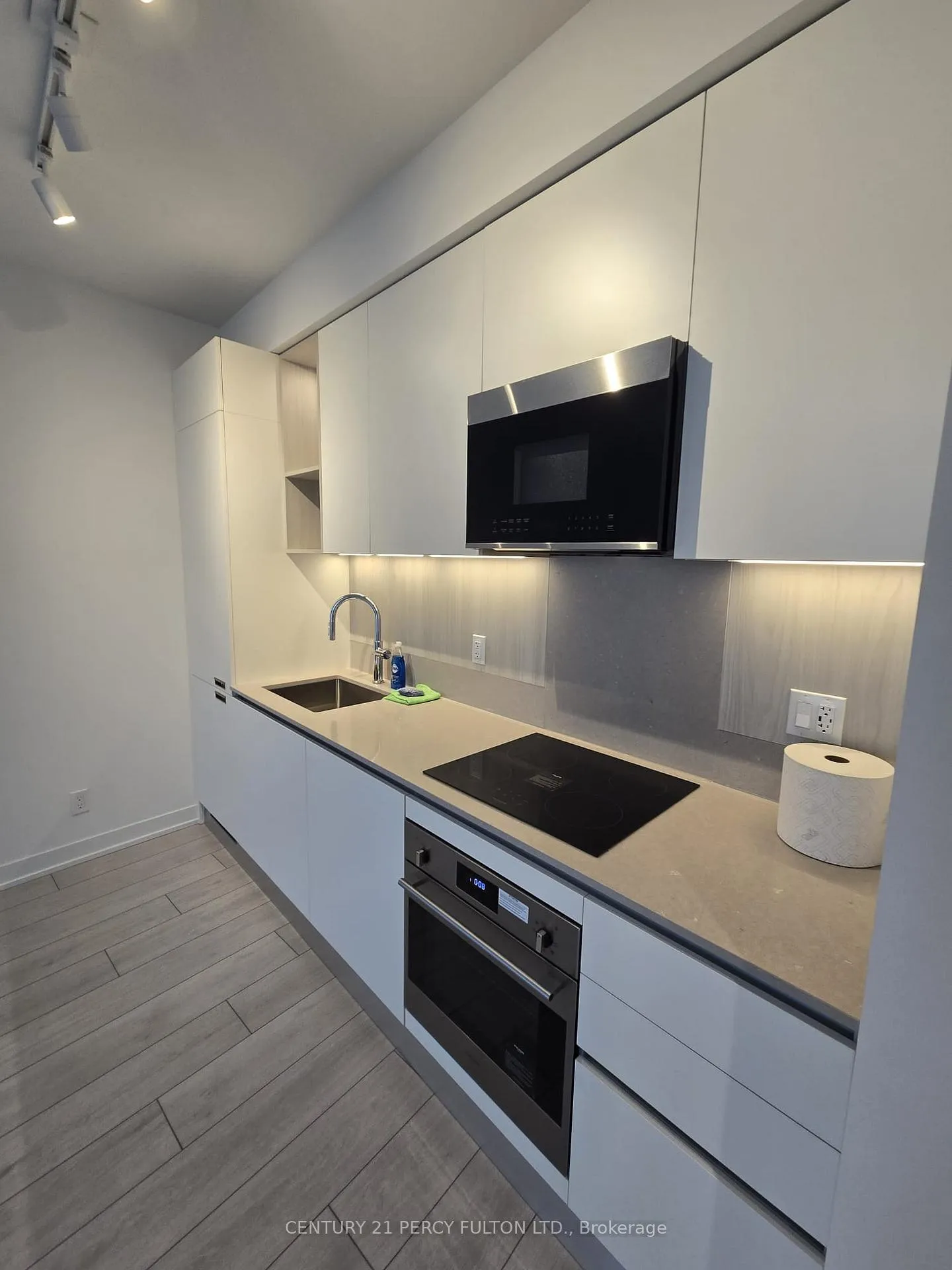 Photo 6 of Unit 1406, 39 Mary Street, Barrie, City Centre — HOMEH