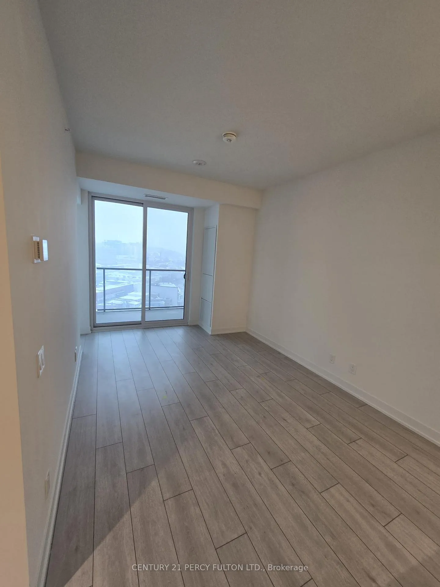 Photo 10 of Unit 1406, 39 Mary Street, Barrie, City Centre — HOMEH