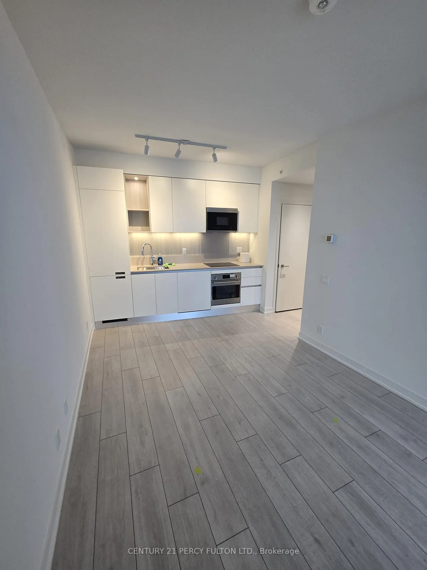 Photo 13 of Unit 1406, 39 Mary Street, Barrie, City Centre — HOMEH