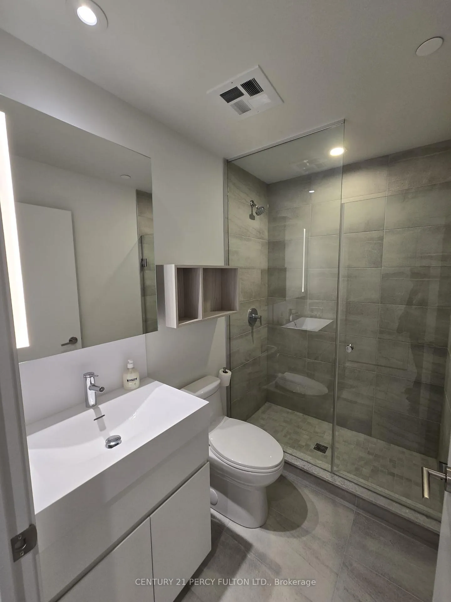 Photo 14 of Unit 1406, 39 Mary Street, Barrie, City Centre — HOMEH