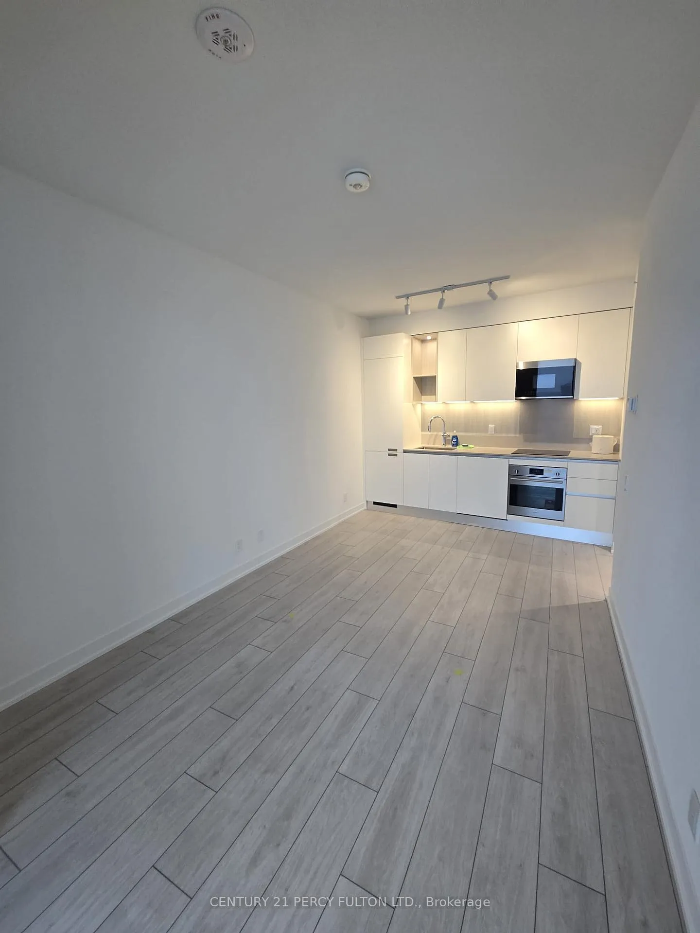 Photo 18 of Unit 1406, 39 Mary Street, Barrie, City Centre — HOMEH