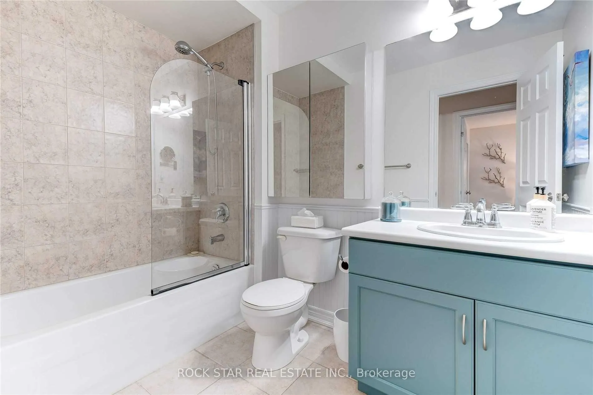 Photo 9 of Unit 32, 337 Beach Boulevard, Hamilton, Hamilton Beach — HOMEH