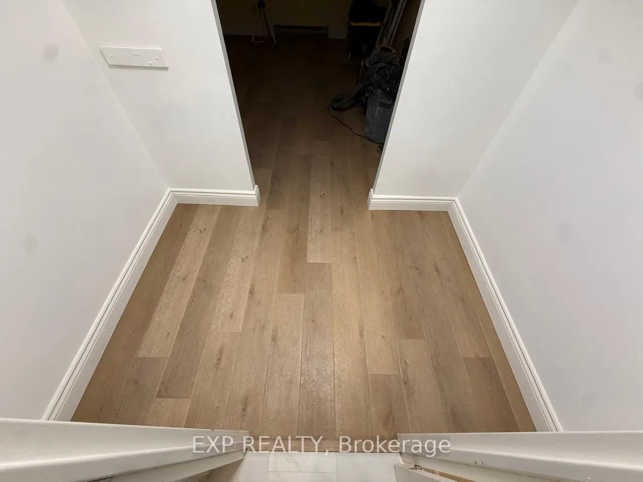 Photo 3 of Unit 1012, 2760 Carousel Crescent, Ottawa, Emerald Woods/Sawmill Creek — HOMEH