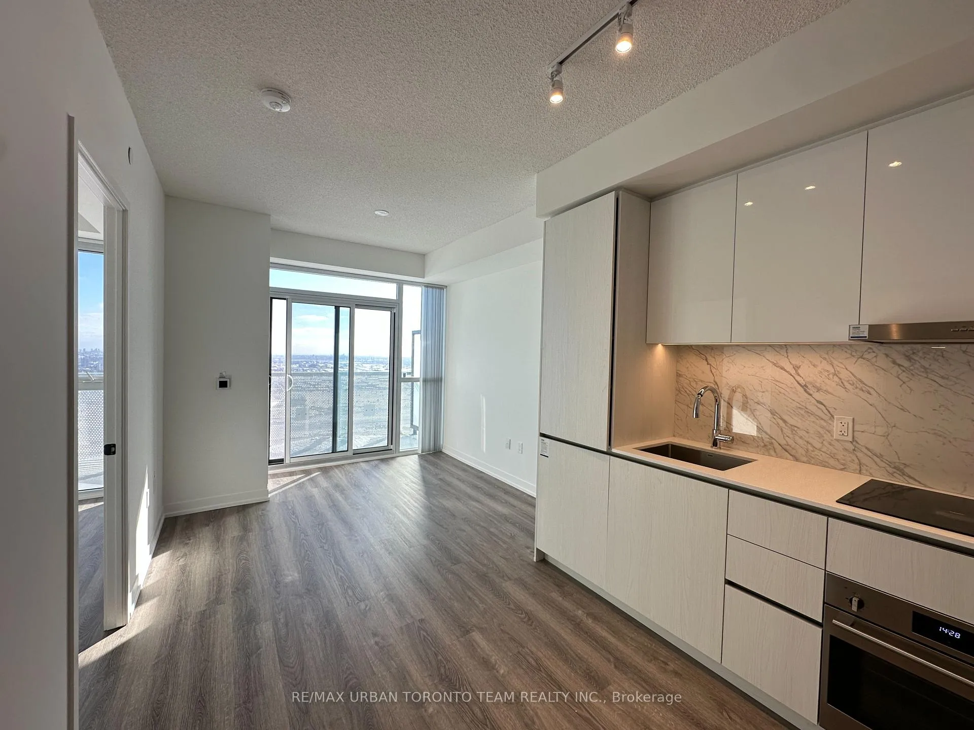 Photo 5 of Unit 5310, 8 Interchange Way, Vaughan, Vaughan Corporate Centre — HOMEH