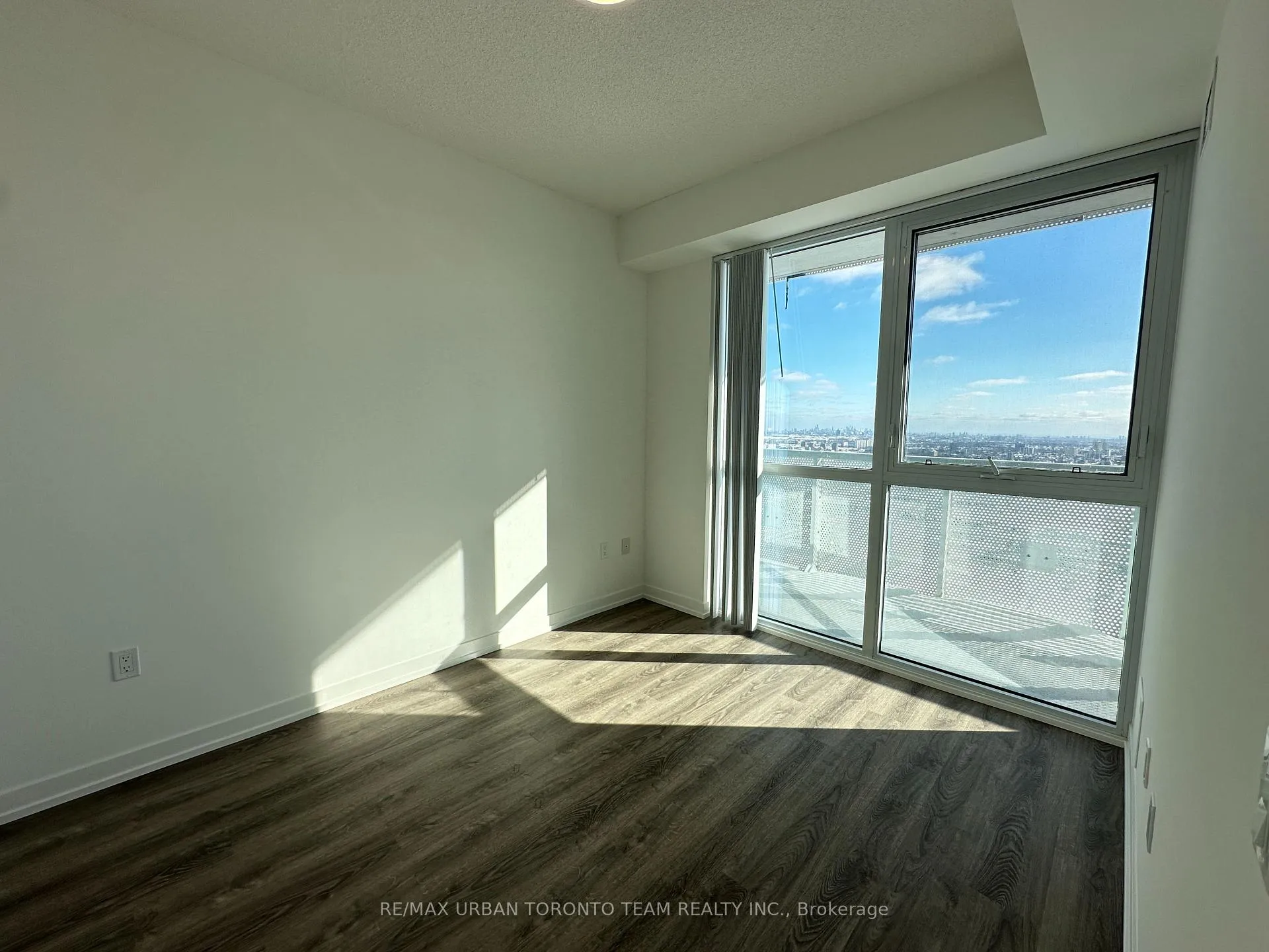 Photo 7 of Unit 5310, 8 Interchange Way, Vaughan, Vaughan Corporate Centre — HOMEH