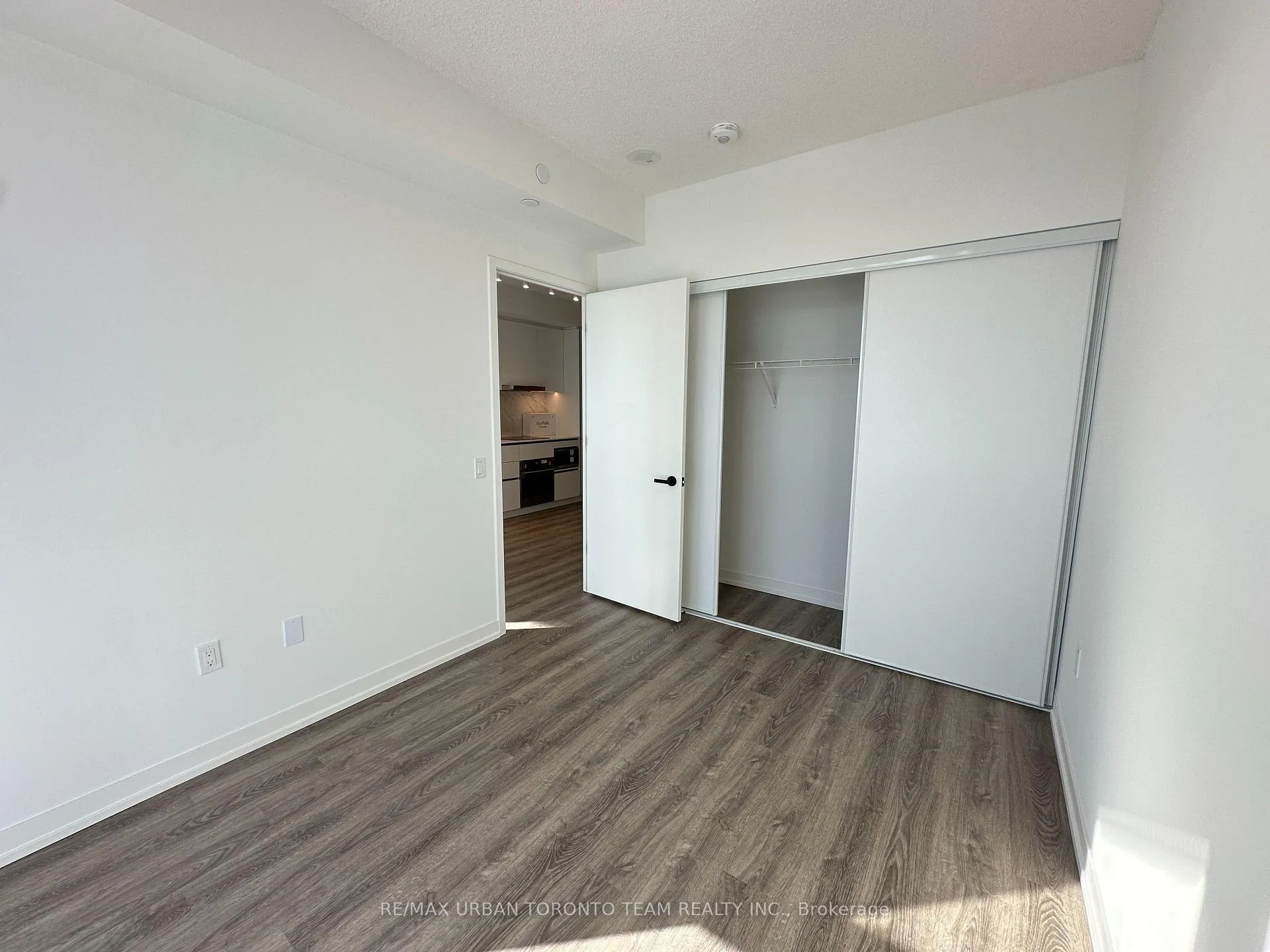 Photo 8 of Unit 5310, 8 Interchange Way, Vaughan, Vaughan Corporate Centre — HOMEH