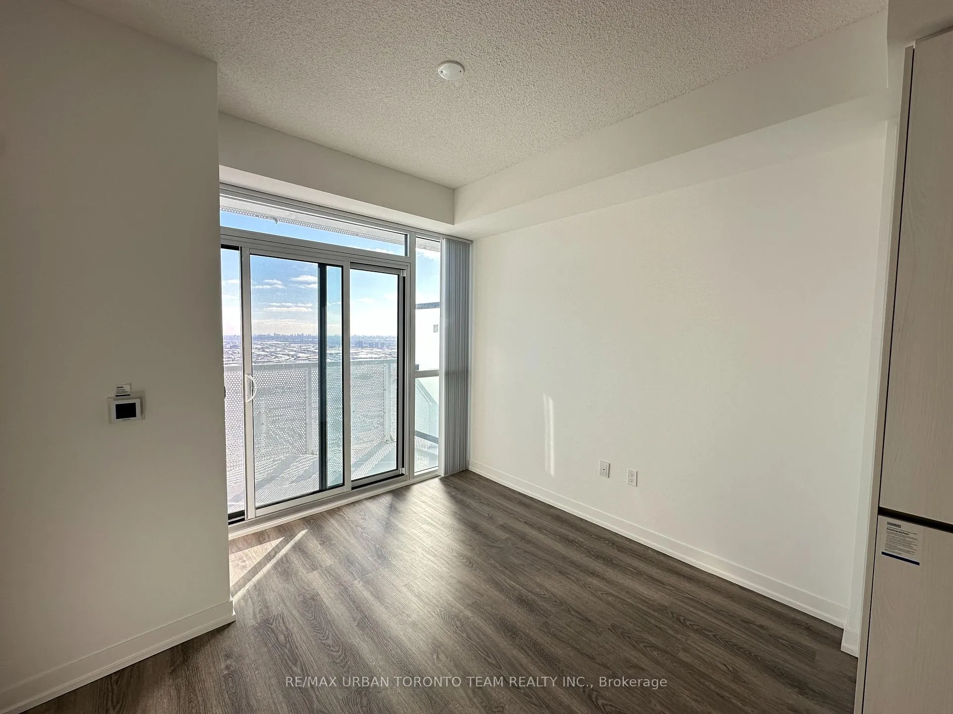Photo 9 of Unit 5310, 8 Interchange Way, Vaughan, Vaughan Corporate Centre — HOMEH