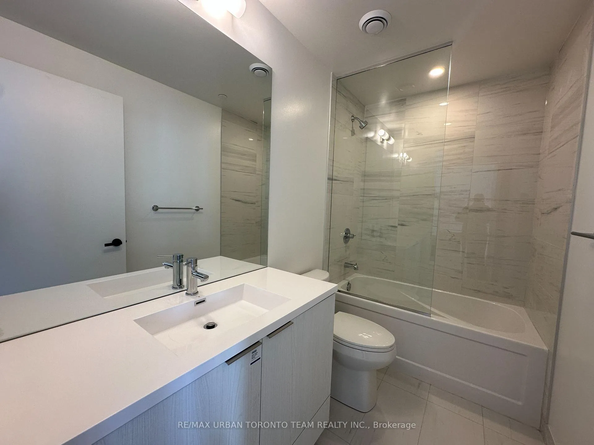 Photo 10 of Unit 5310, 8 Interchange Way, Vaughan, Vaughan Corporate Centre — HOMEH