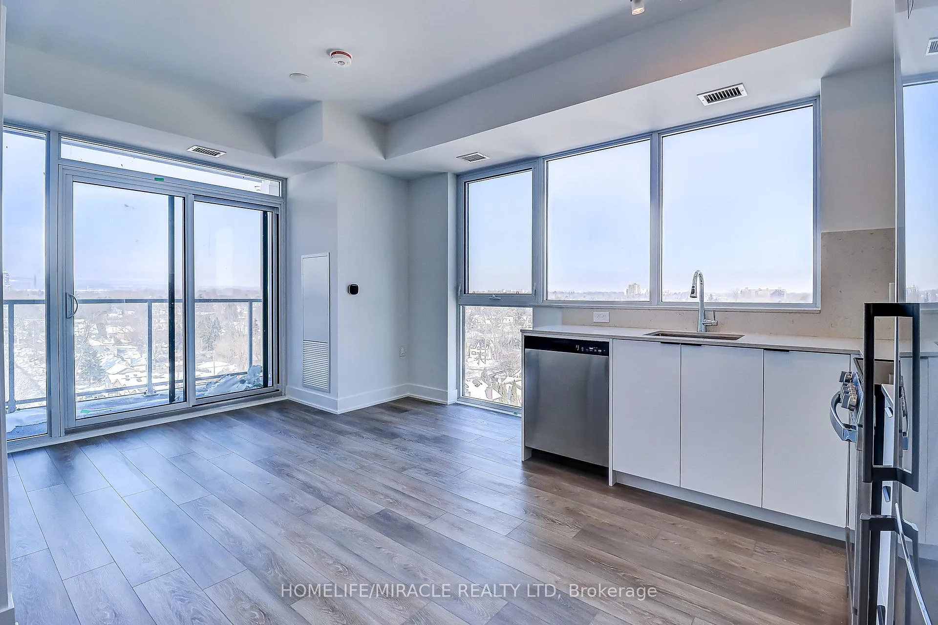 Photo 4 of 2088 James Street, Burlington, Brant — HOMEH