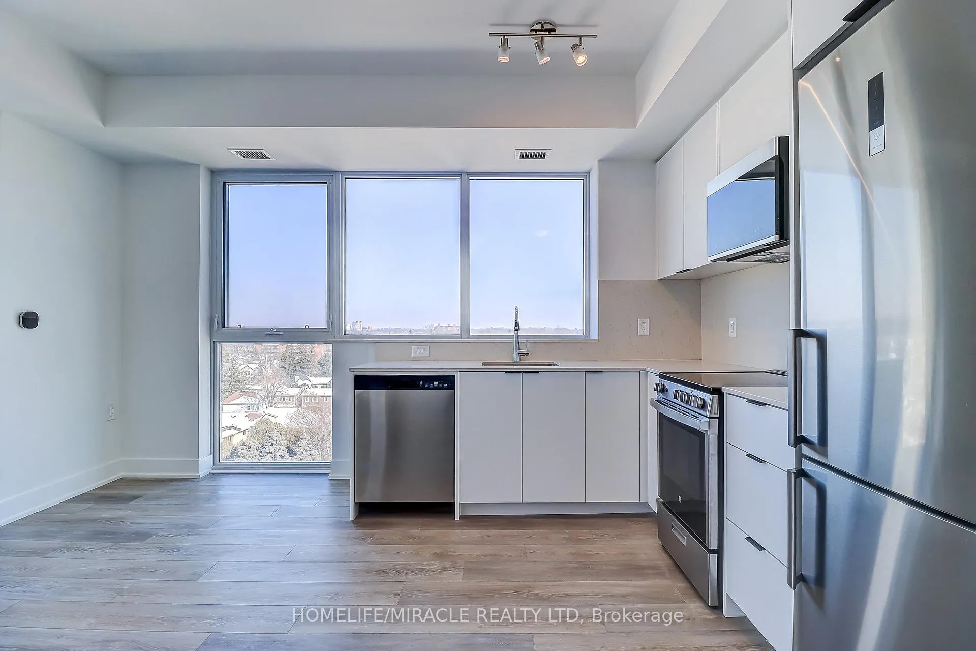 Photo 5 of 2088 James Street, Burlington, Brant — HOMEH
