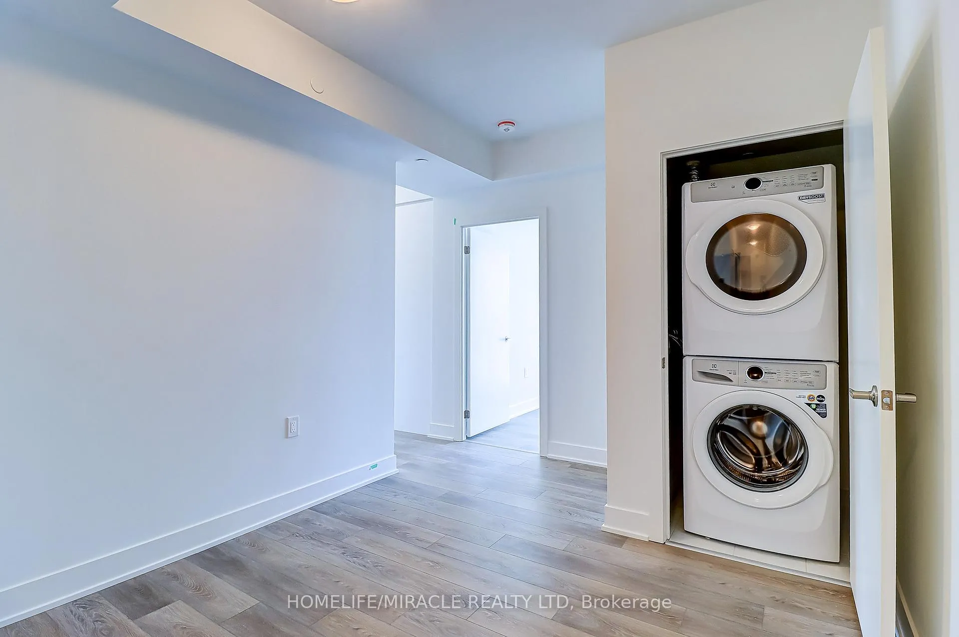 Photo 22 of 2088 James Street, Burlington, Brant — HOMEH
