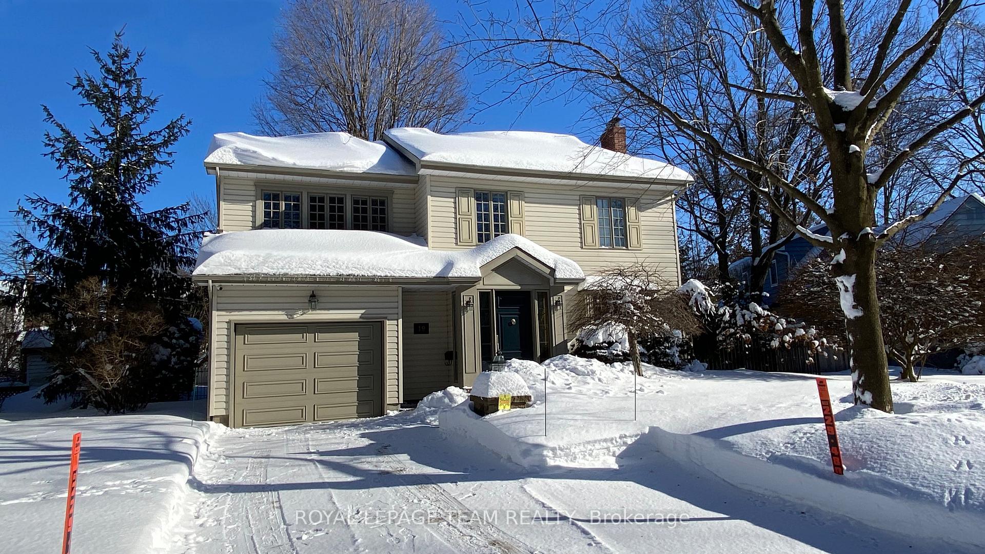 Front of 19 Farnham Crescent
