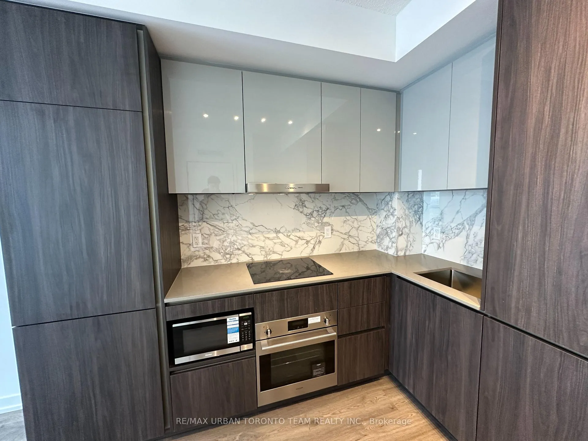 Photo 6 of Unit 5915, 8 Interchange Way, Vaughan, Vaughan Corporate Centre — HOMEH