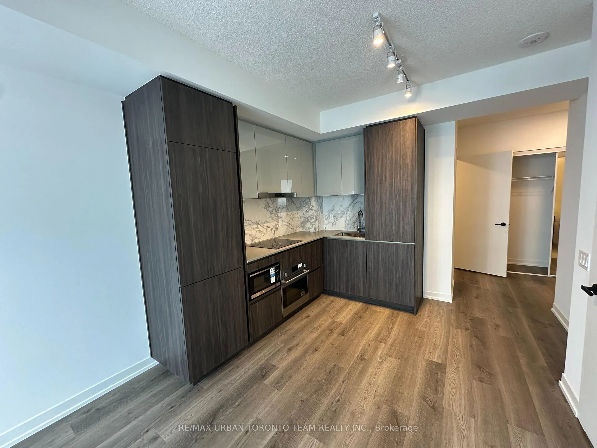 Photo 8 of Unit 5915, 8 Interchange Way, Vaughan, Vaughan Corporate Centre — HOMEH
