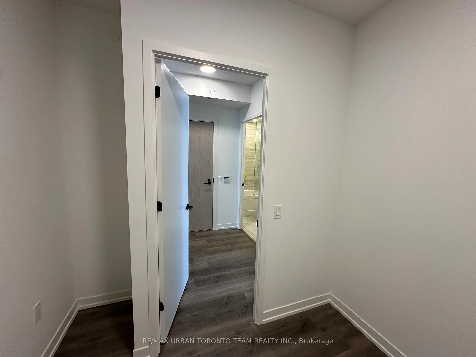 Photo 15 of Unit 5915, 8 Interchange Way, Vaughan, Vaughan Corporate Centre — HOMEH