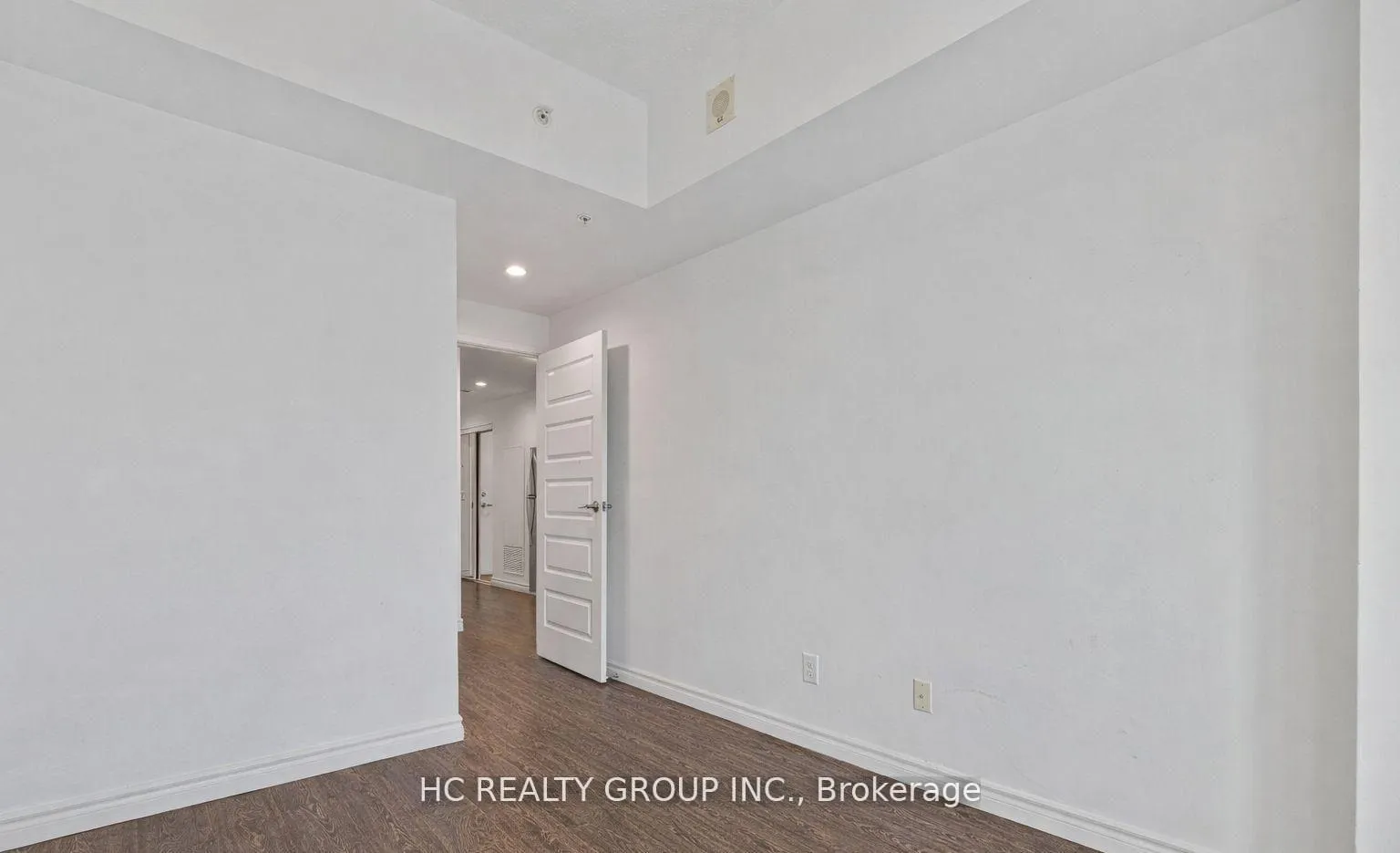 Photo 11 of Unit 1602, 158 King Street N, Kitchener — HOMEH