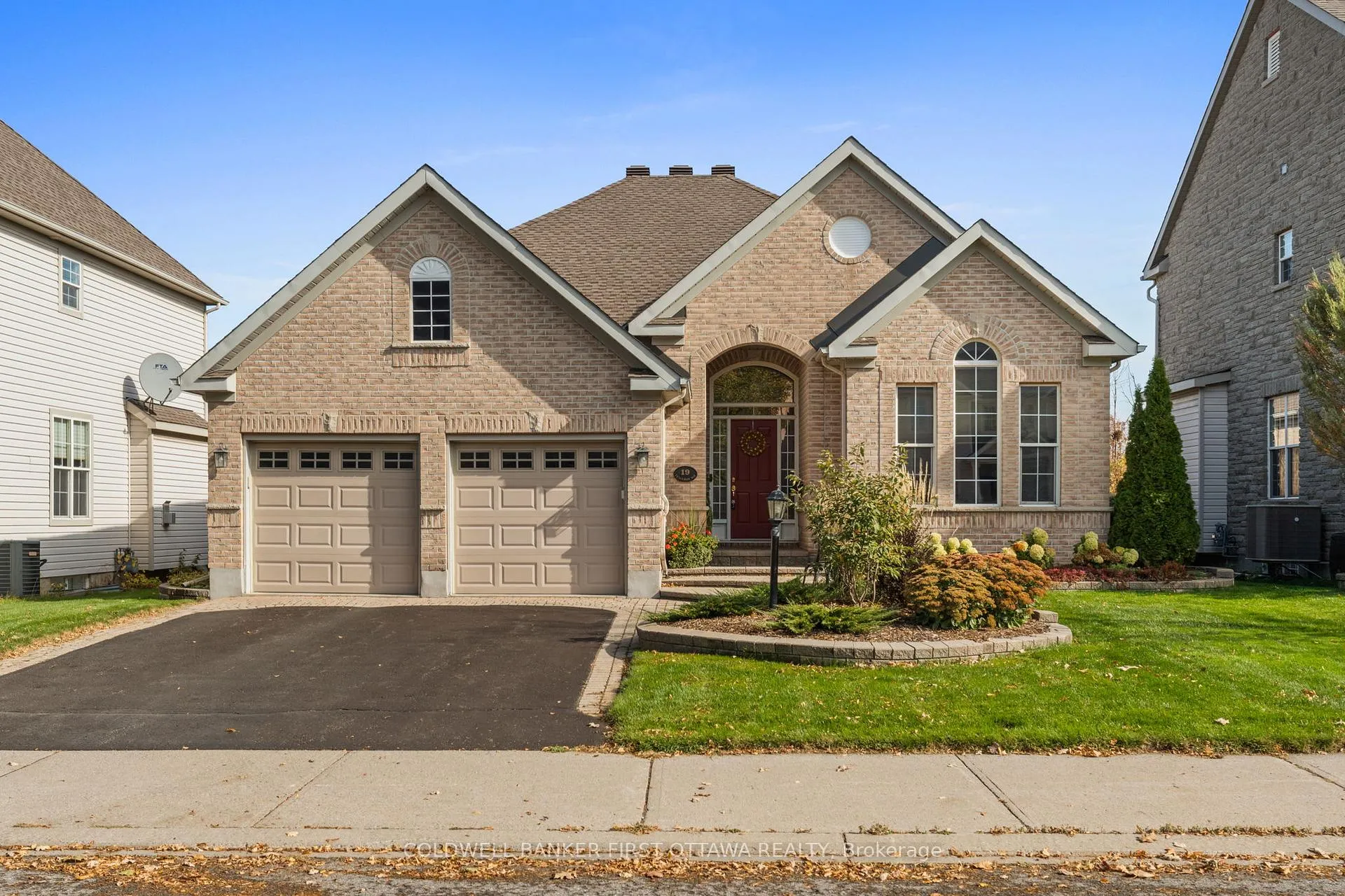 Front of 19 Fencerow Way