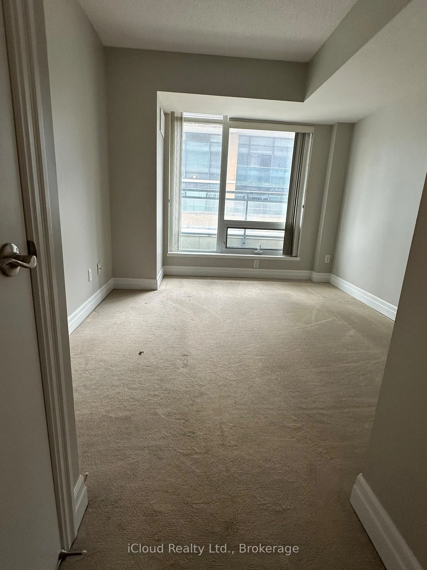 Photo 5 of Unit 604, 8 Scollard Street, Toronto, The Annex — HOMEH