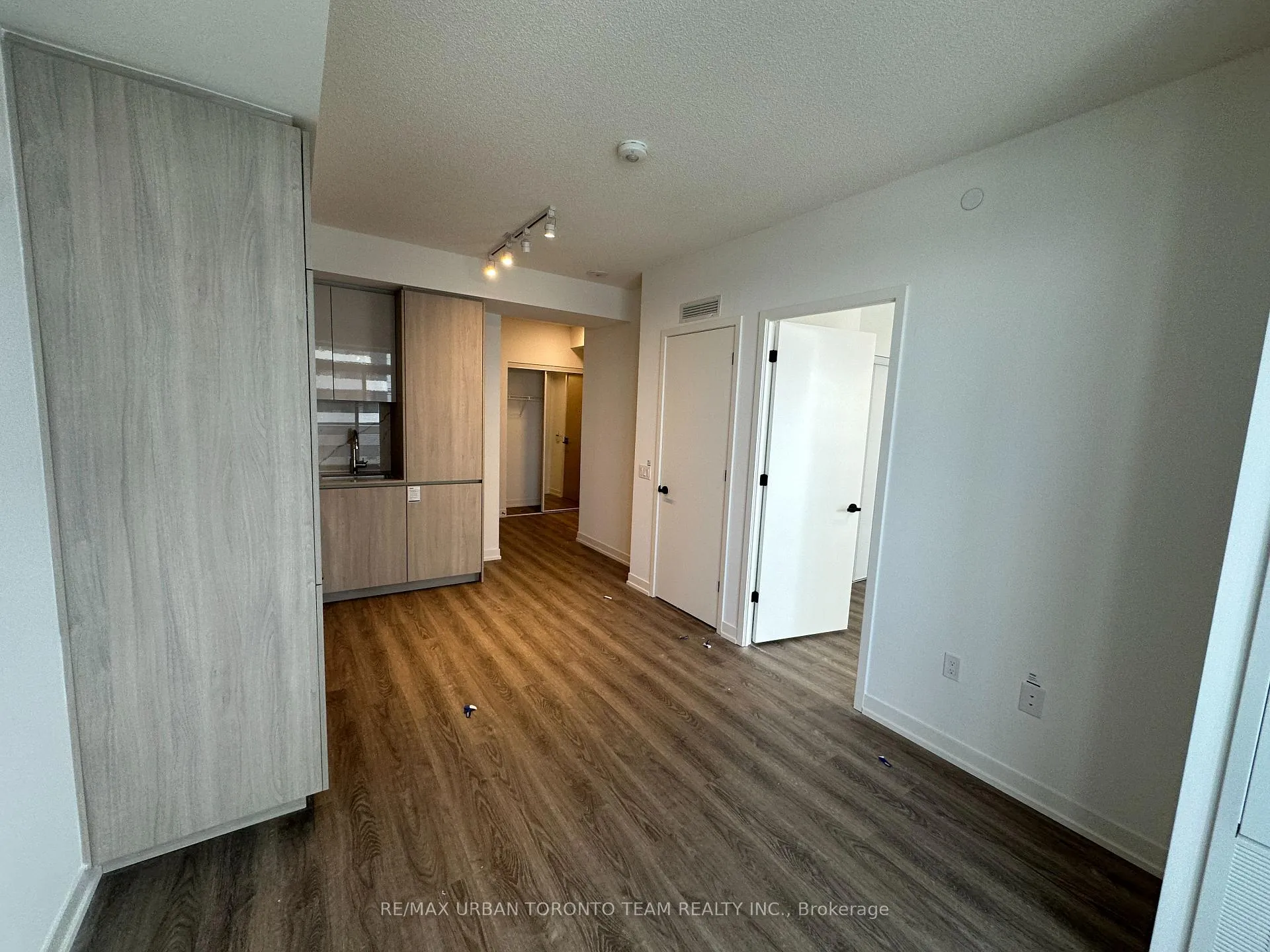 Photo 5 of Unit 5515, 8 Interchange Way, Vaughan, Vaughan Corporate Centre — HOMEH