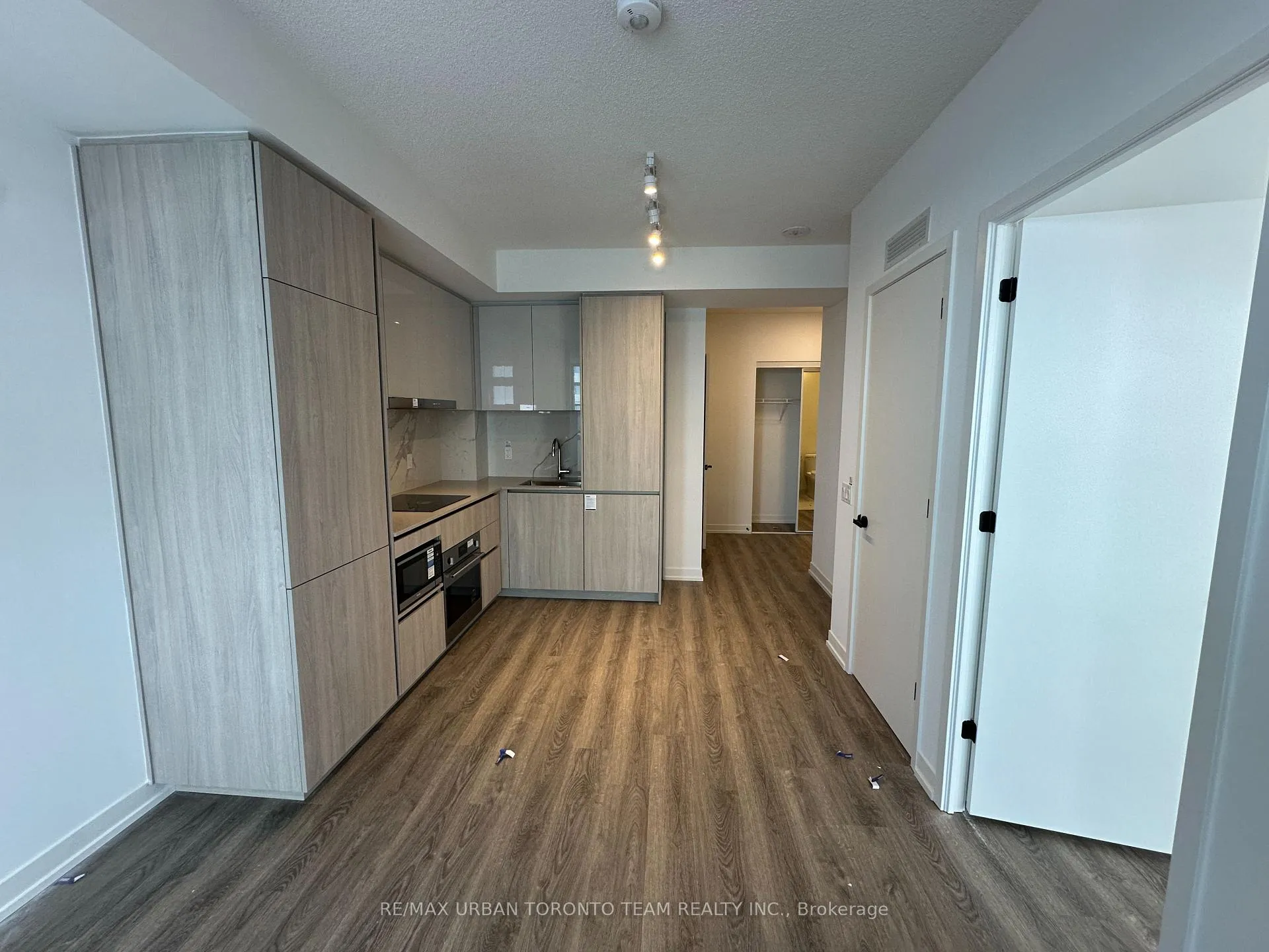 Photo 6 of Unit 5515, 8 Interchange Way, Vaughan, Vaughan Corporate Centre — HOMEH