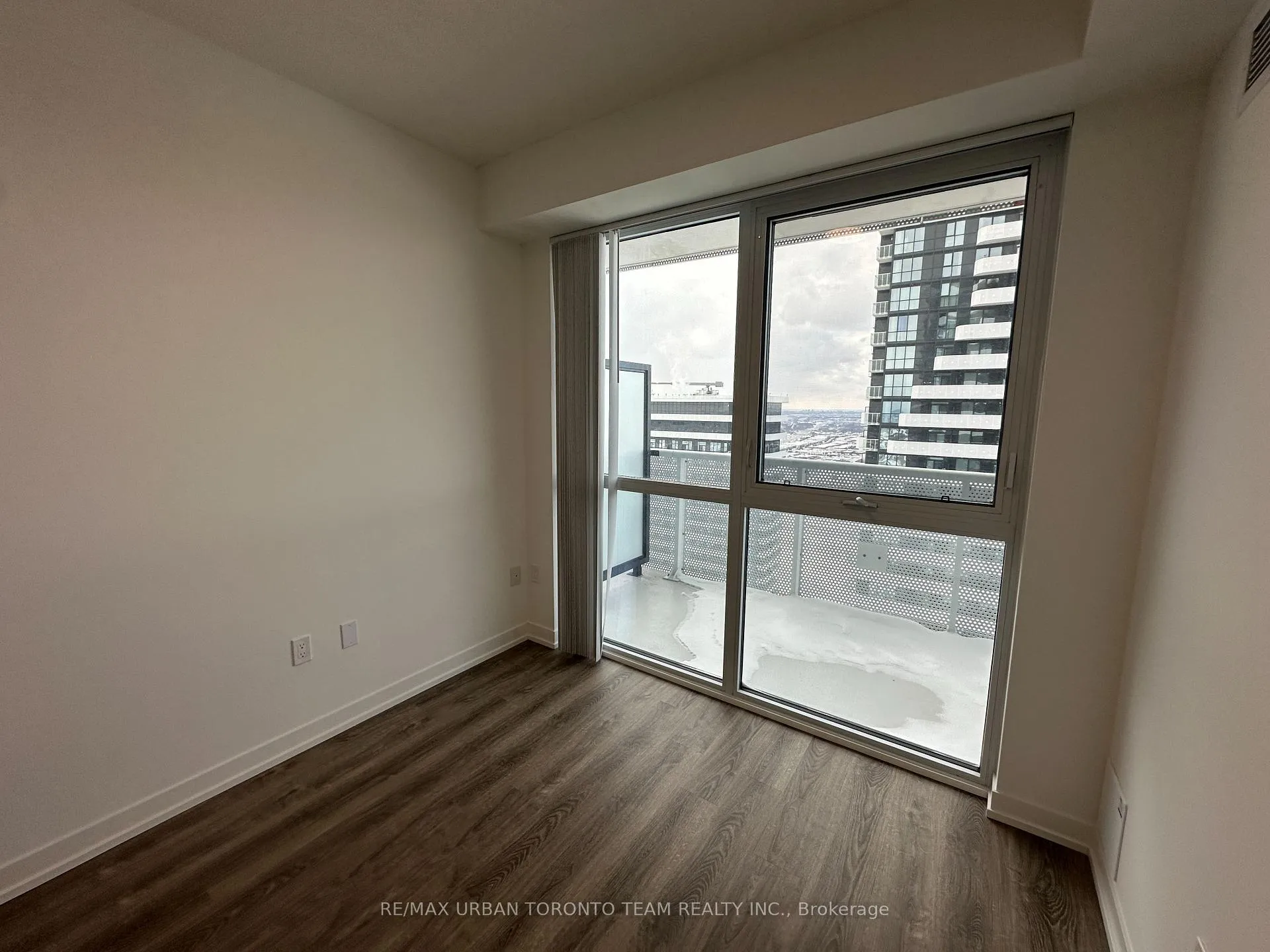 Photo 8 of Unit 5515, 8 Interchange Way, Vaughan, Vaughan Corporate Centre — HOMEH