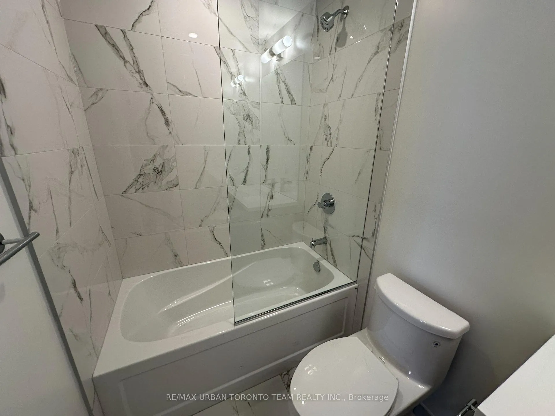 Photo 11 of Unit 5515, 8 Interchange Way, Vaughan, Vaughan Corporate Centre — HOMEH