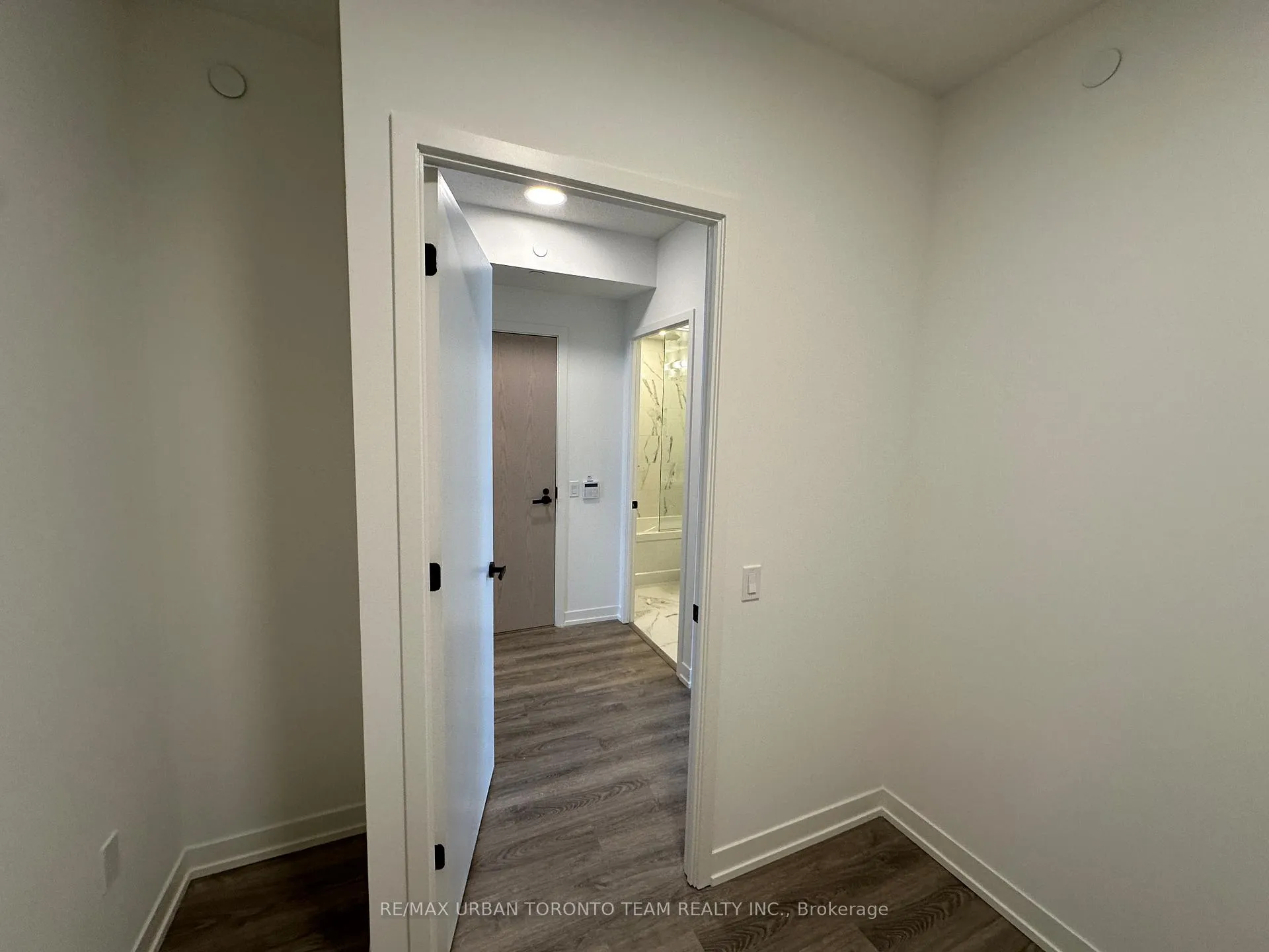 Photo 14 of Unit 5515, 8 Interchange Way, Vaughan, Vaughan Corporate Centre — HOMEH