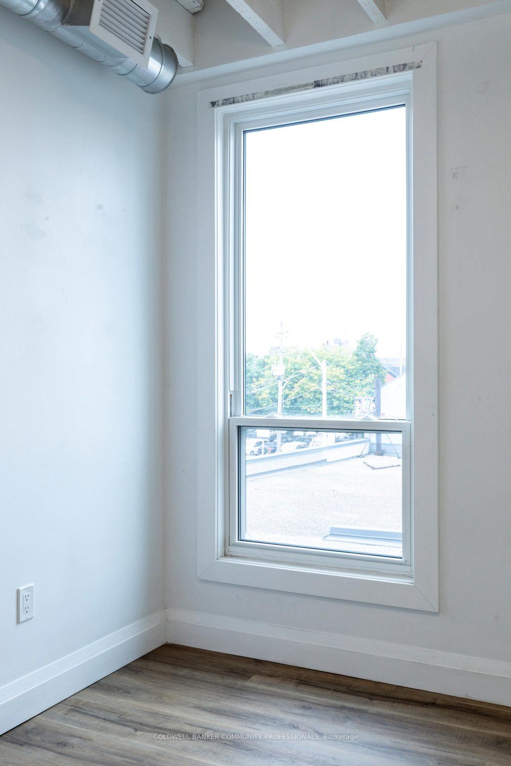 Photo 10 of Unit 302, 433 Barton Street E, Hamilton, Landsdale — HOMEH