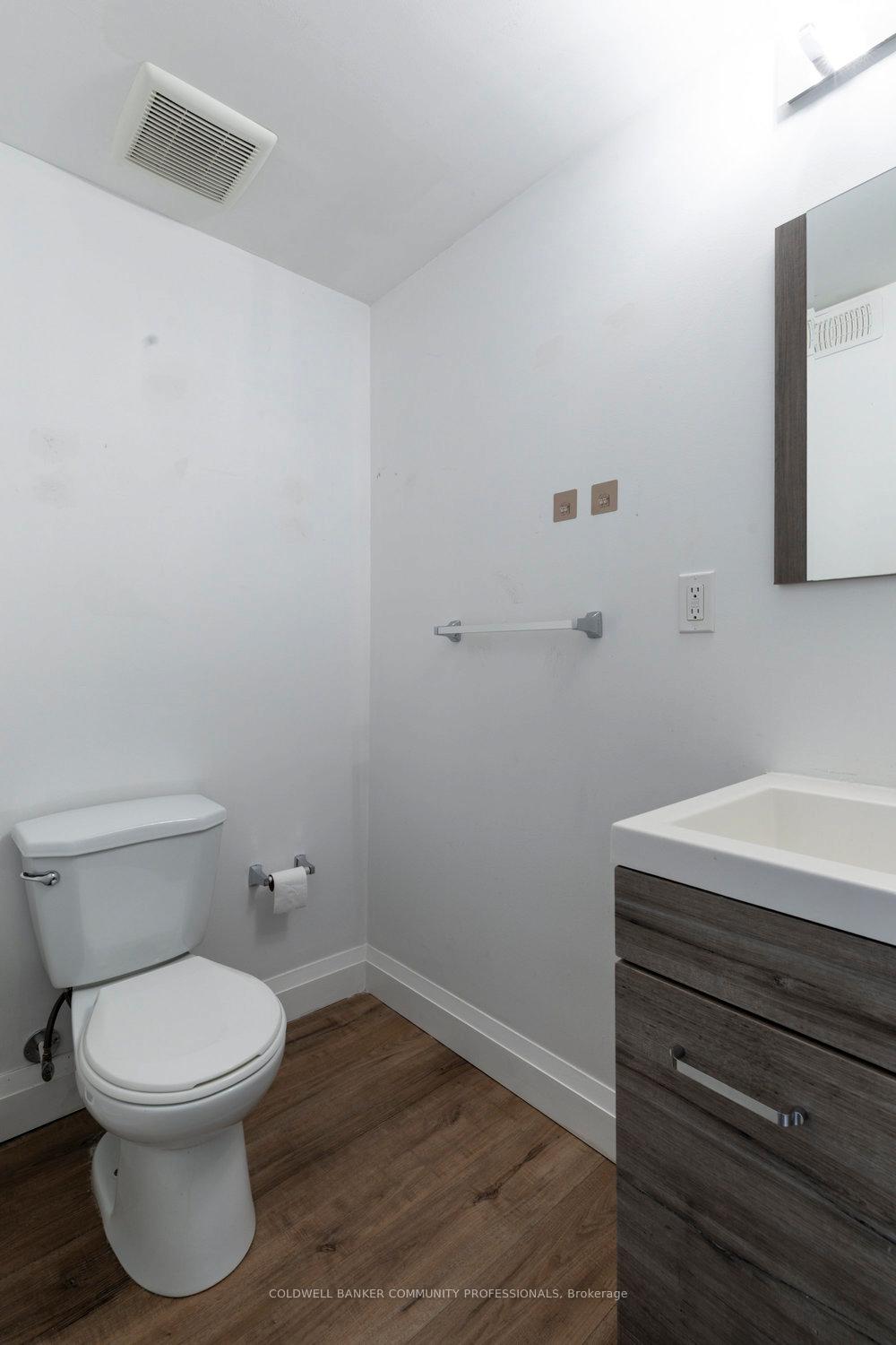 Photo 12 of Unit 302, 433 Barton Street E, Hamilton, Landsdale — HOMEH