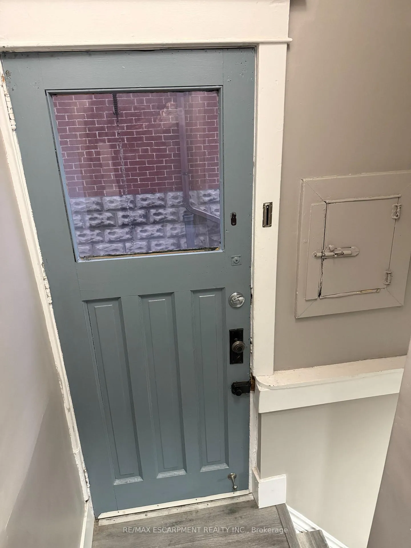 Photo 3 of Unit Lower, 22 Graham Avenue N, Hamilton, Delta — HOMEH