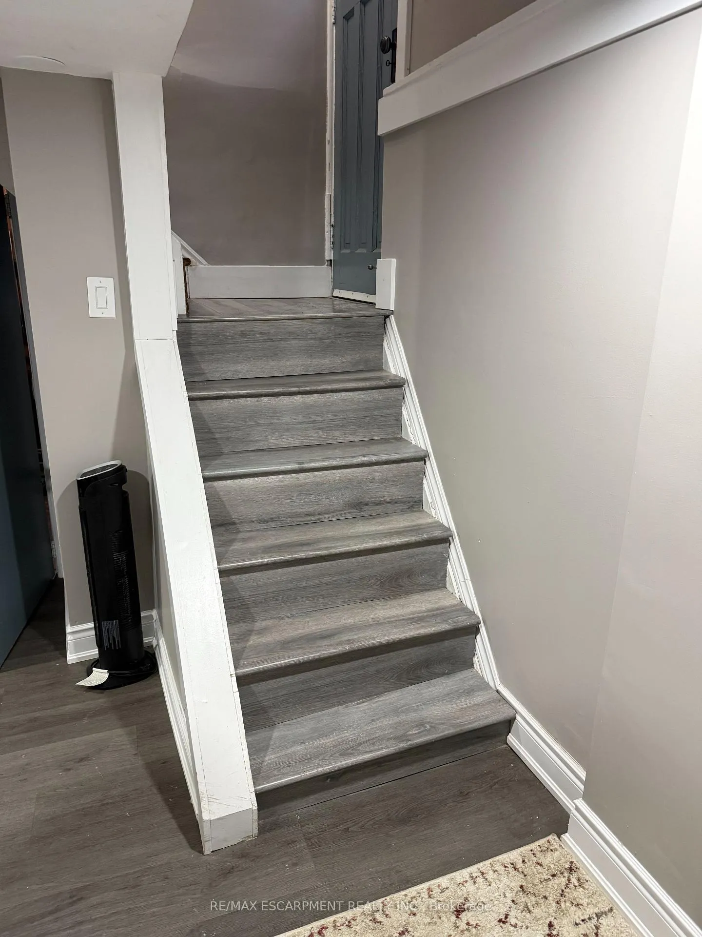 Photo 5 of Unit Lower, 22 Graham Avenue N, Hamilton, Delta — HOMEH