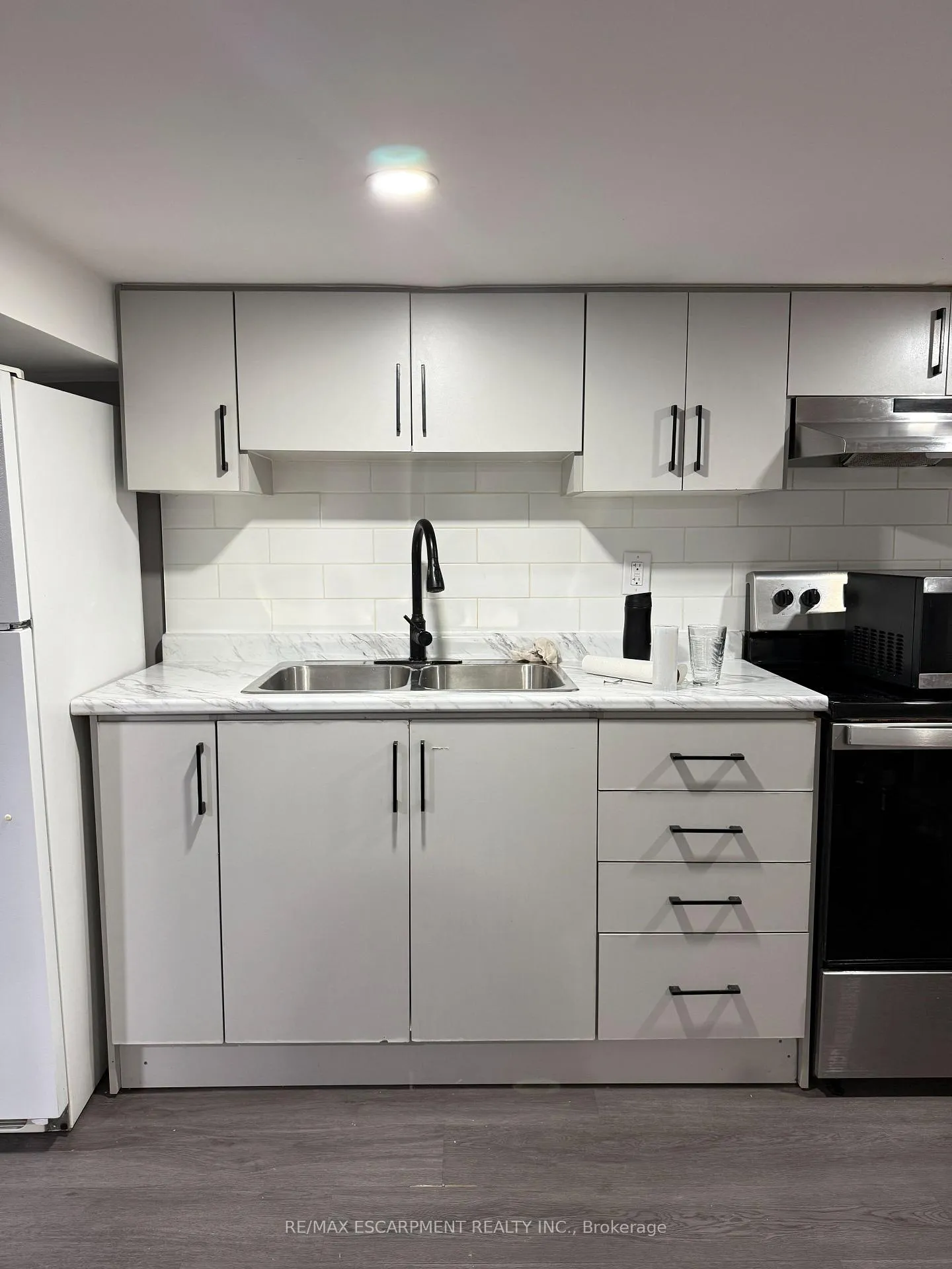 Photo 10 of Unit Lower, 22 Graham Avenue N, Hamilton, Delta — HOMEH