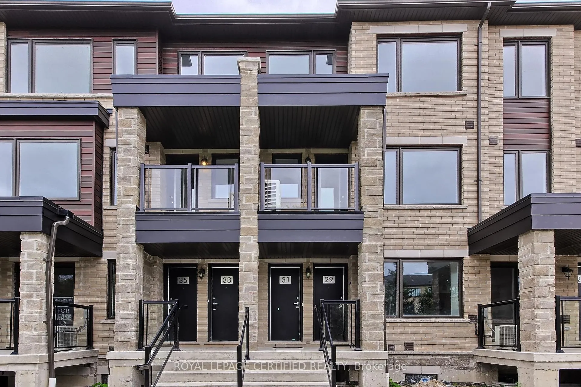 Photo 1 of 31 Appletree Lane, Barrie, Innis-Shore — HOMEH