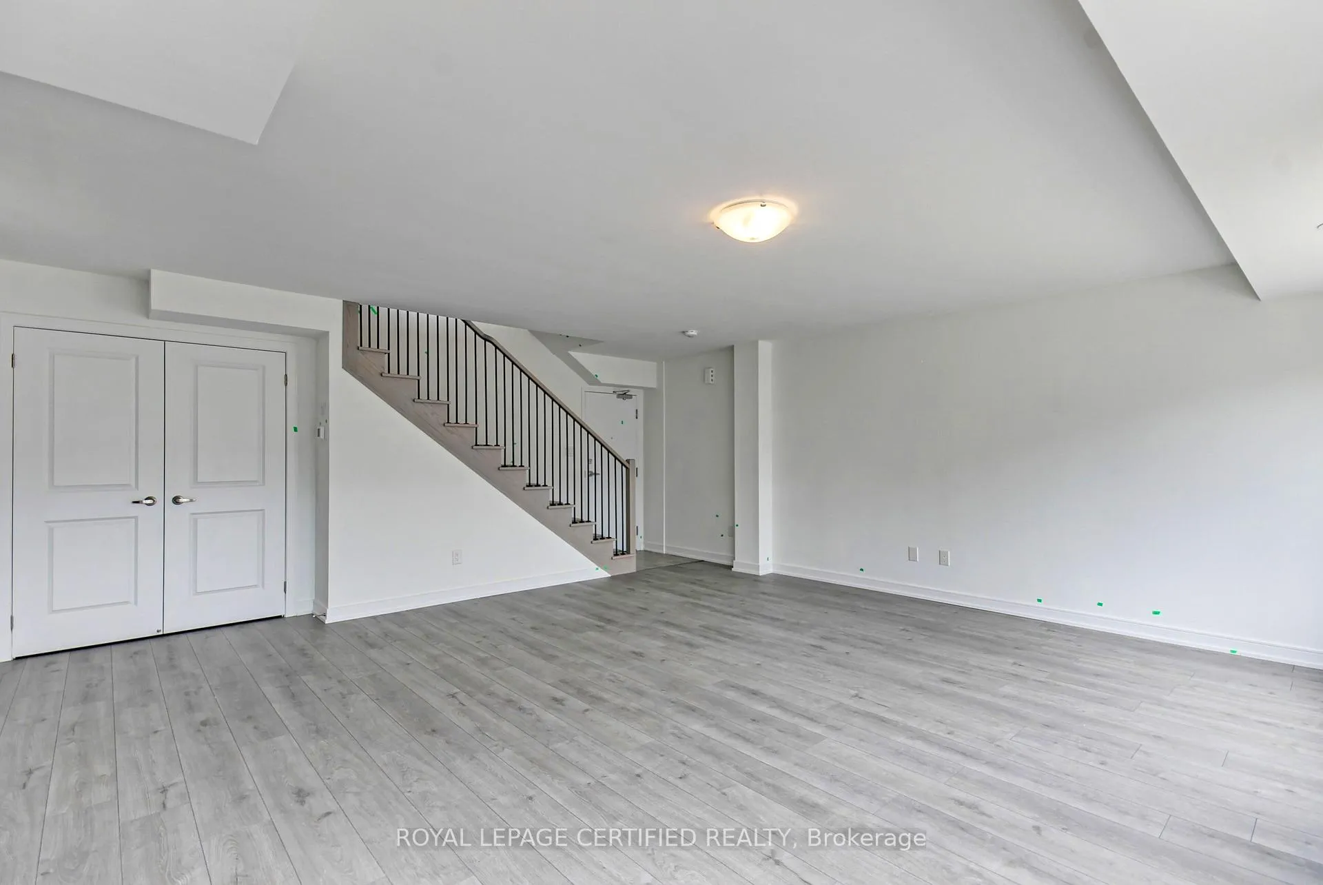 Photo 11 of 31 Appletree Lane, Barrie, Innis-Shore — HOMEH