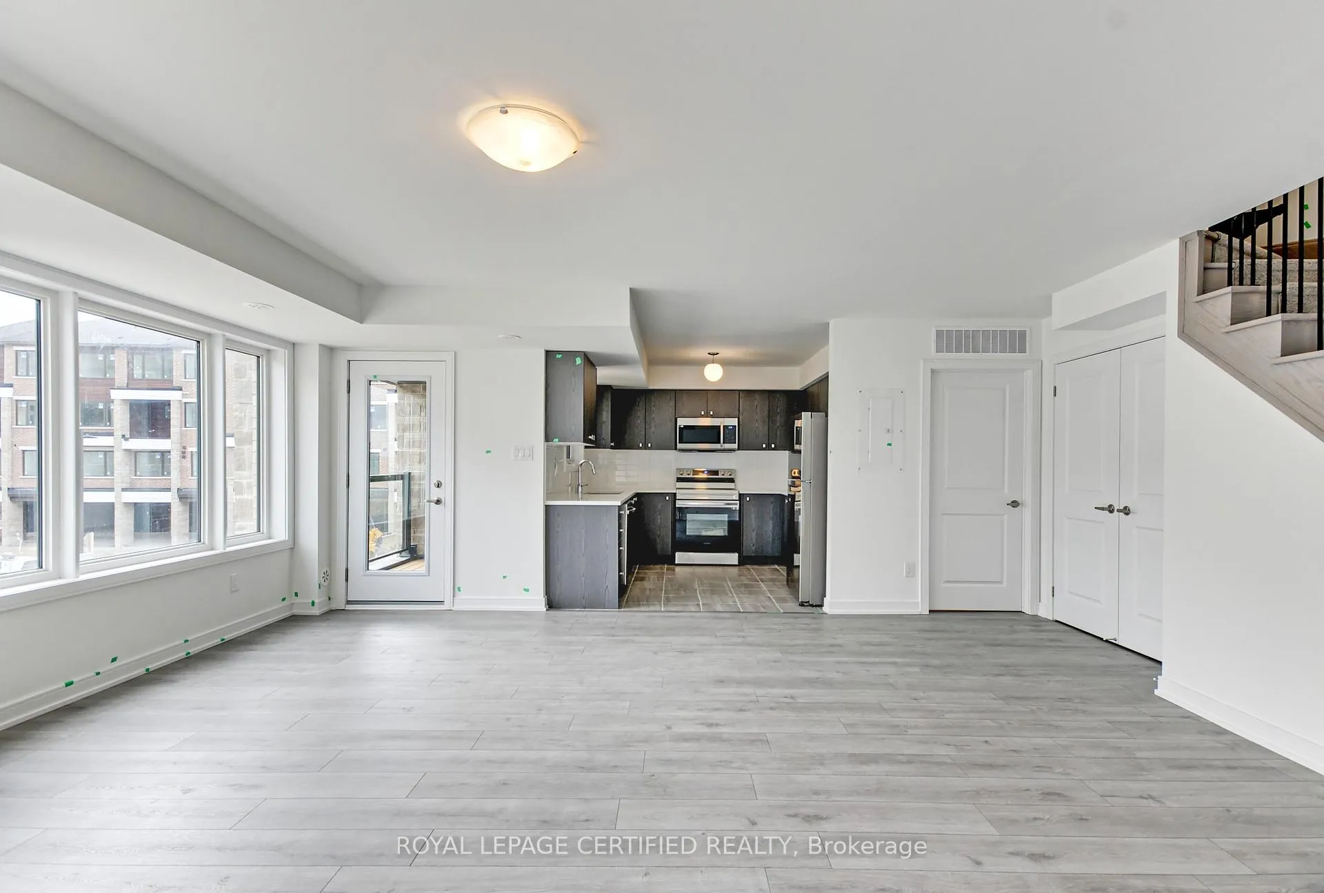 Photo 12 of 31 Appletree Lane, Barrie, Innis-Shore — HOMEH
