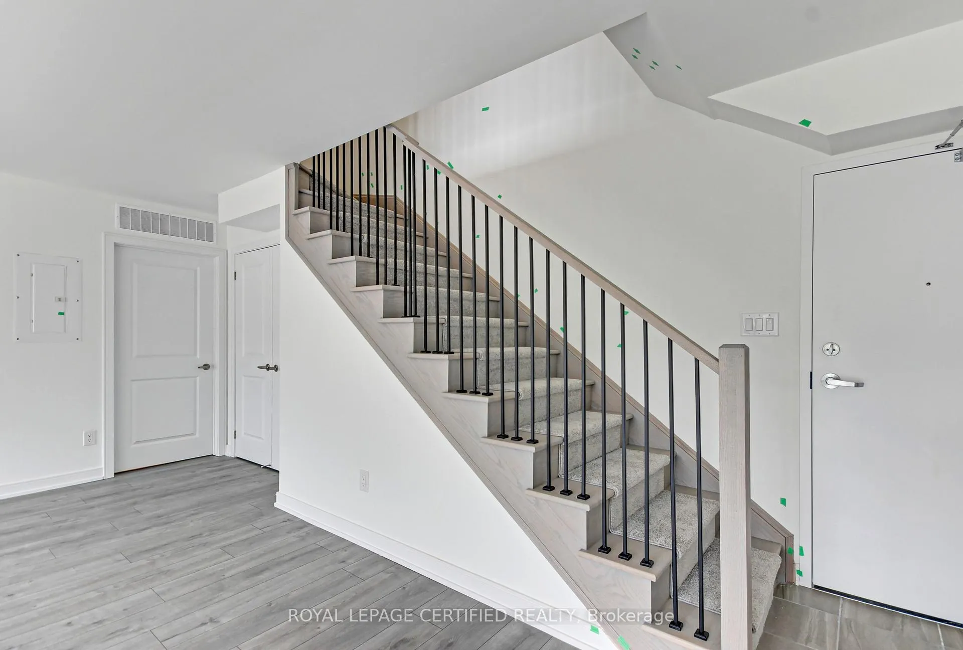 Photo 23 of 31 Appletree Lane, Barrie, Innis-Shore — HOMEH