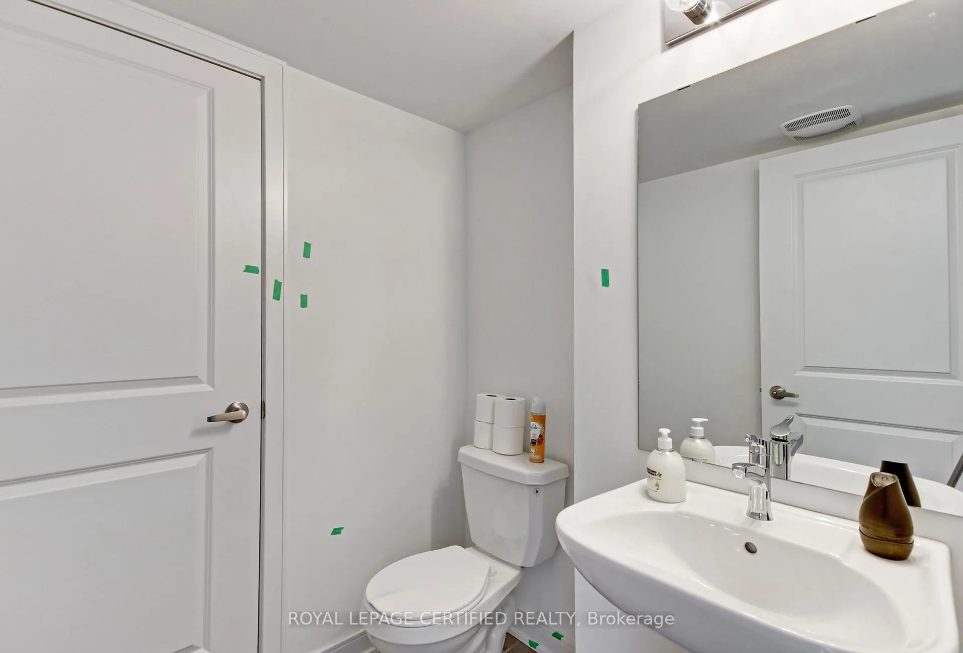 Photo 24 of 31 Appletree Lane, Barrie, Innis-Shore — HOMEH