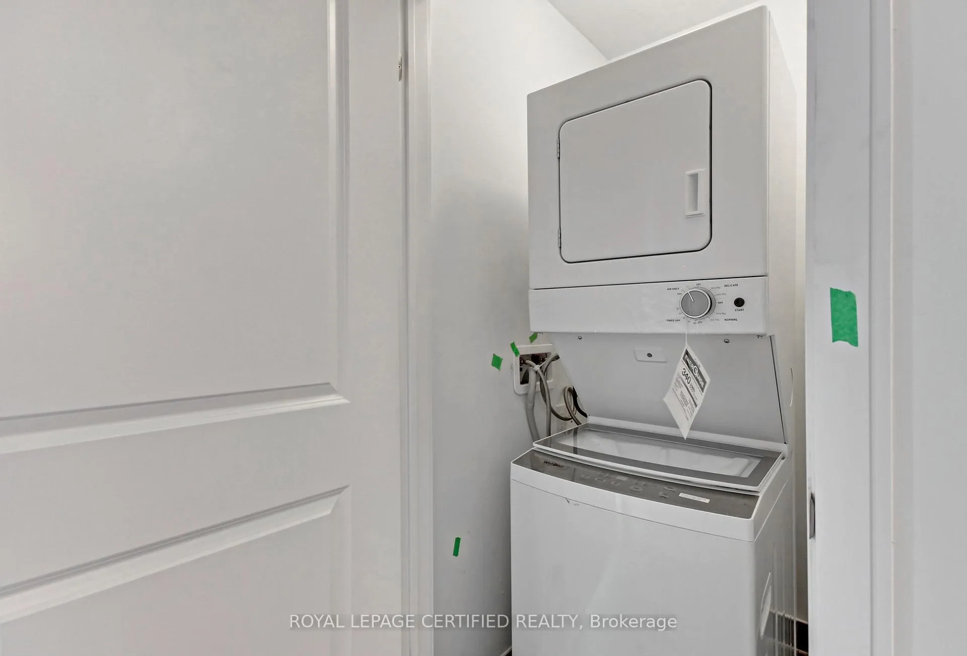 Photo 27 of 31 Appletree Lane, Barrie, Innis-Shore — HOMEH