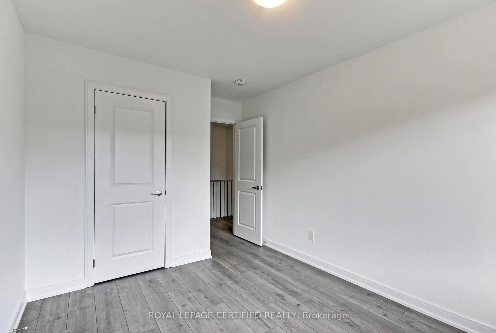 Photo 34 of 31 Appletree Lane, Barrie, Innis-Shore — HOMEH