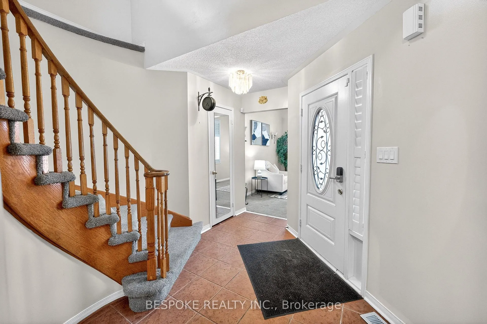 Photo 4 of 1206 Wadebridge Crescent, Oshawa, Eastdale — HOMEH