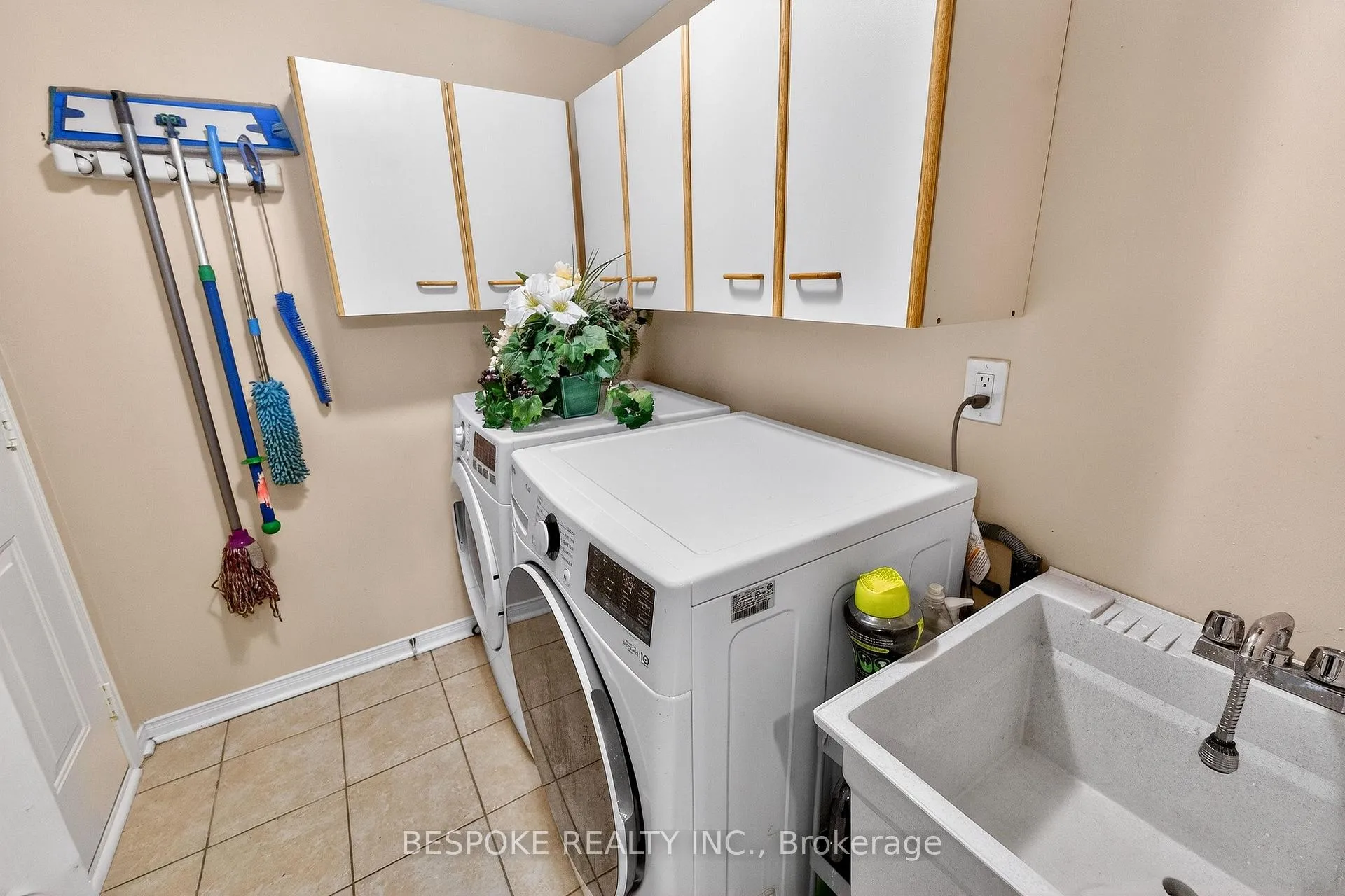 Photo 20 of 1206 Wadebridge Crescent, Oshawa, Eastdale — HOMEH