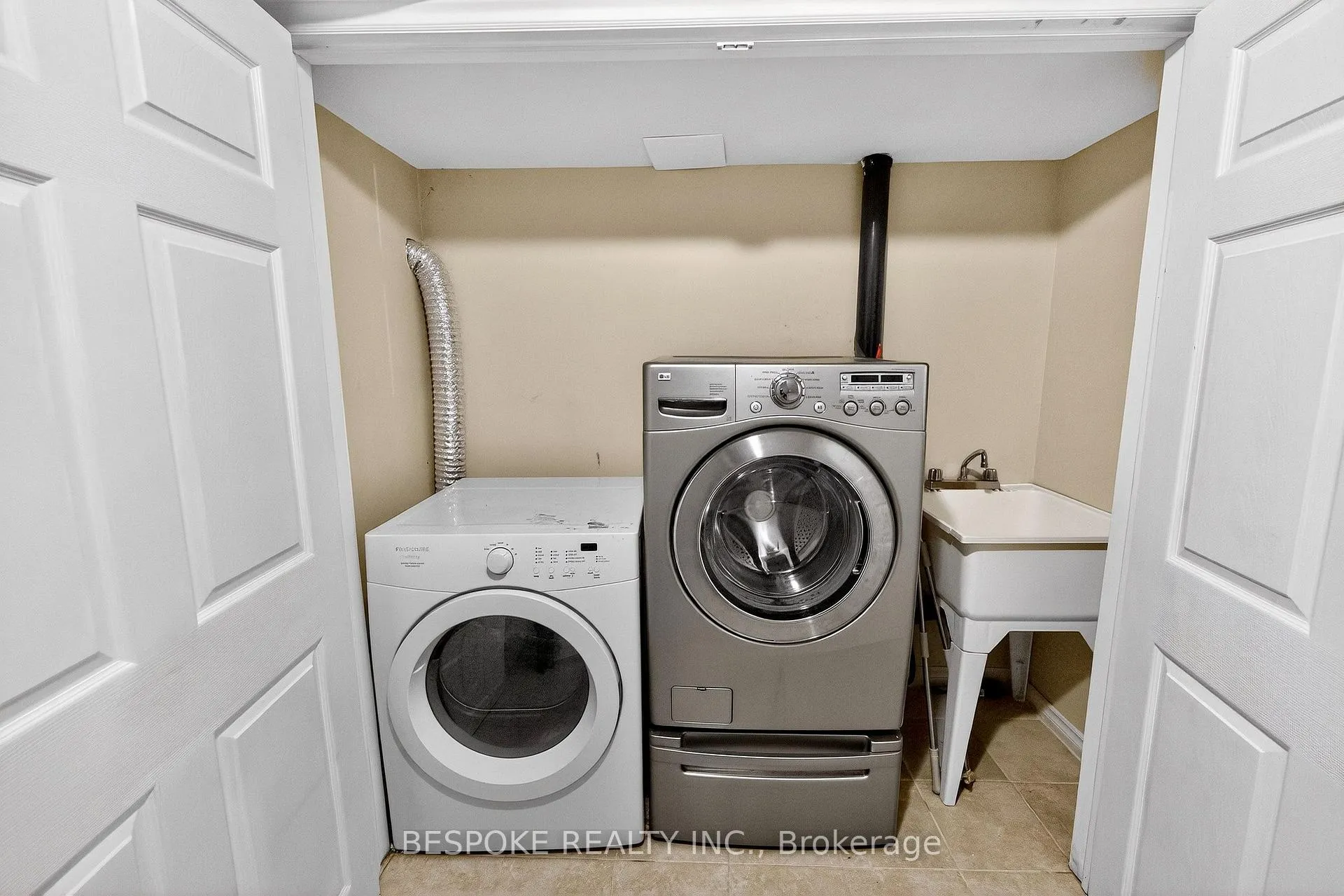 Photo 47 of 1206 Wadebridge Crescent, Oshawa, Eastdale — HOMEH